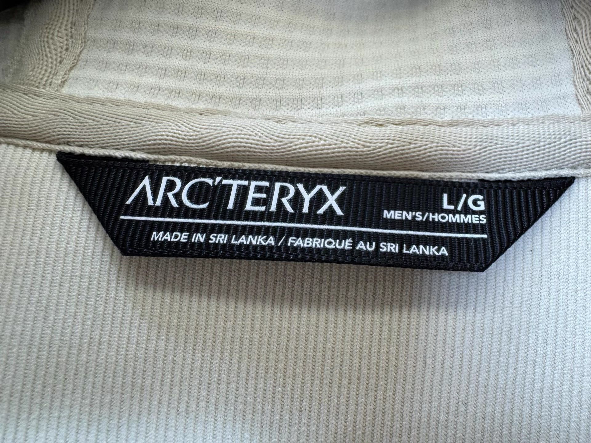 Arc'teryx White Waffle Jacket in Size L Size US L / EU 52-54 / 3 - 3 Thumbnail