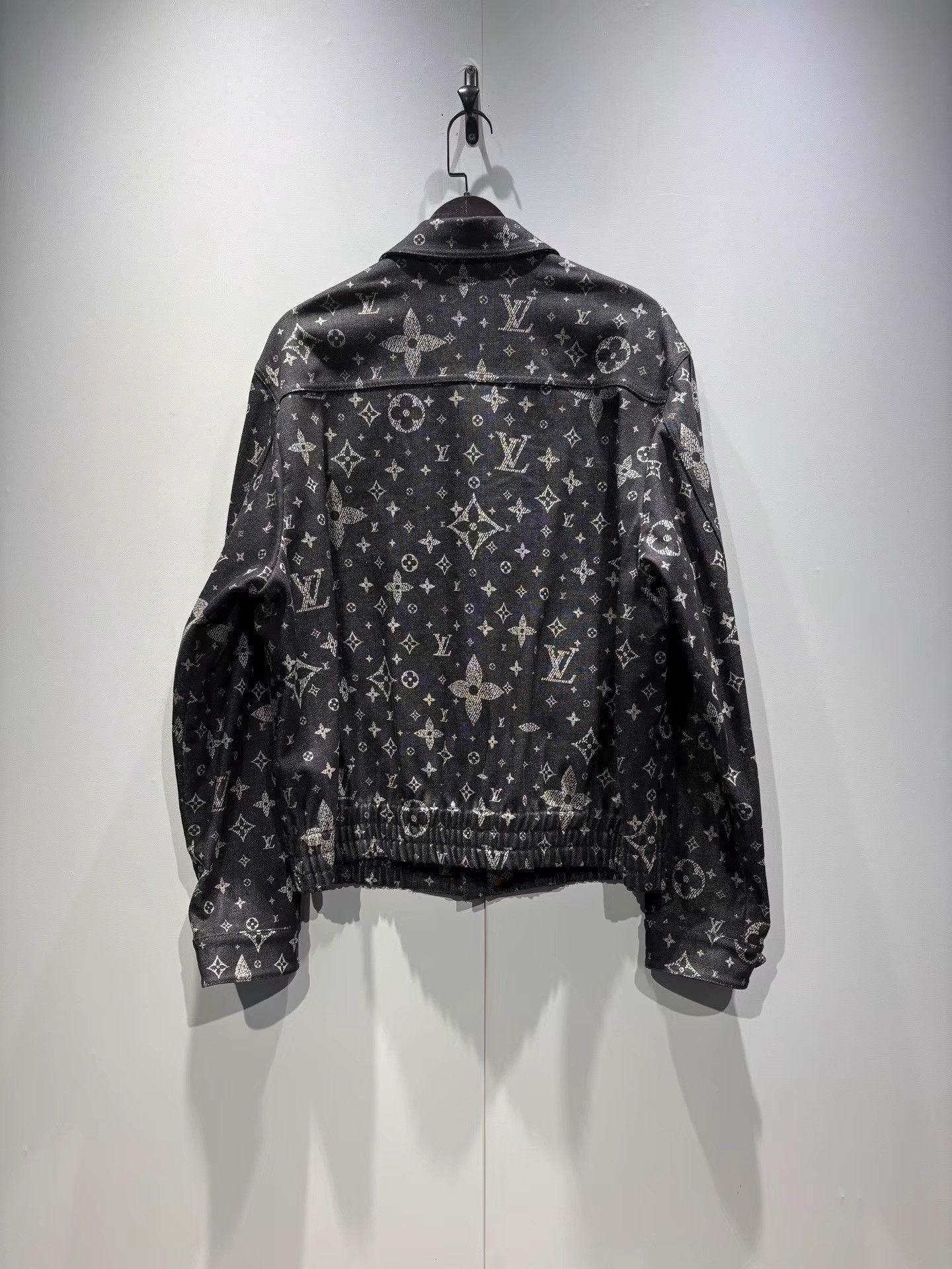 Louis Vuitton Unique Black Full Print Denim Jacket Size US L / EU 52-54 / 3 - 2 Thumbnail