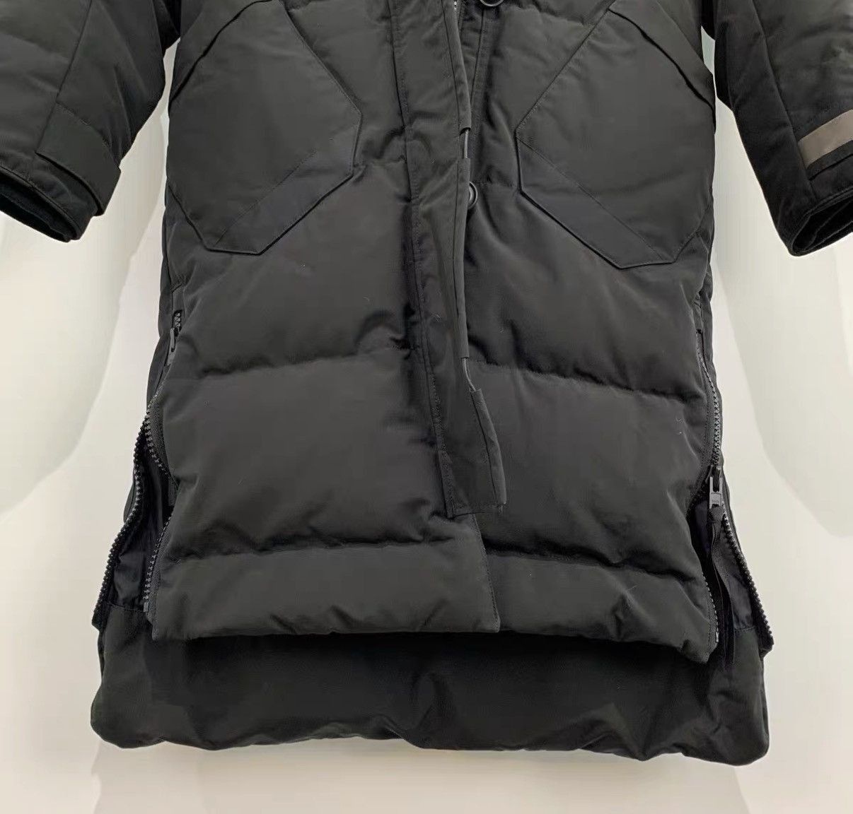 Canada Goose Mid-length Hooded Down Jacket in Black Size US S / EU 44-46 / 1 - 5 Thumbnail