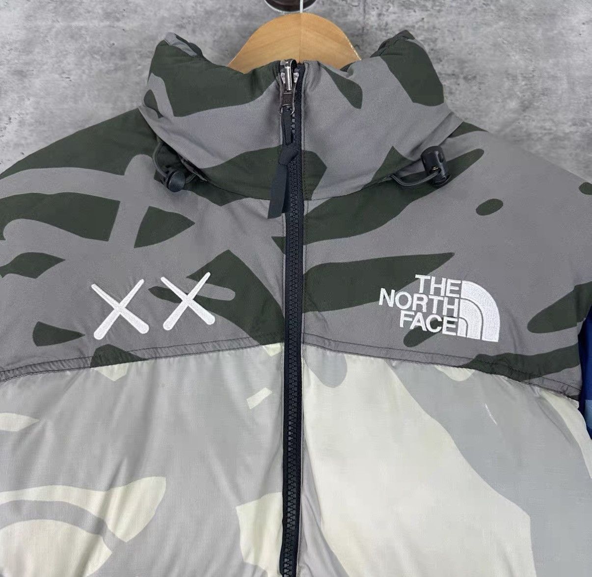 The North Face KAWS x The North Face Down Jacket Size US S / EU 44-46 / 1 - 4 Thumbnail