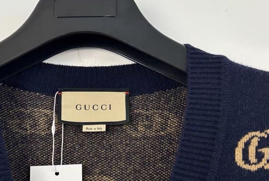 Gucci All-over Logo V-neck Wool Knit Cardigan Size US M / EU 48-50 / 2 - 3 Thumbnail