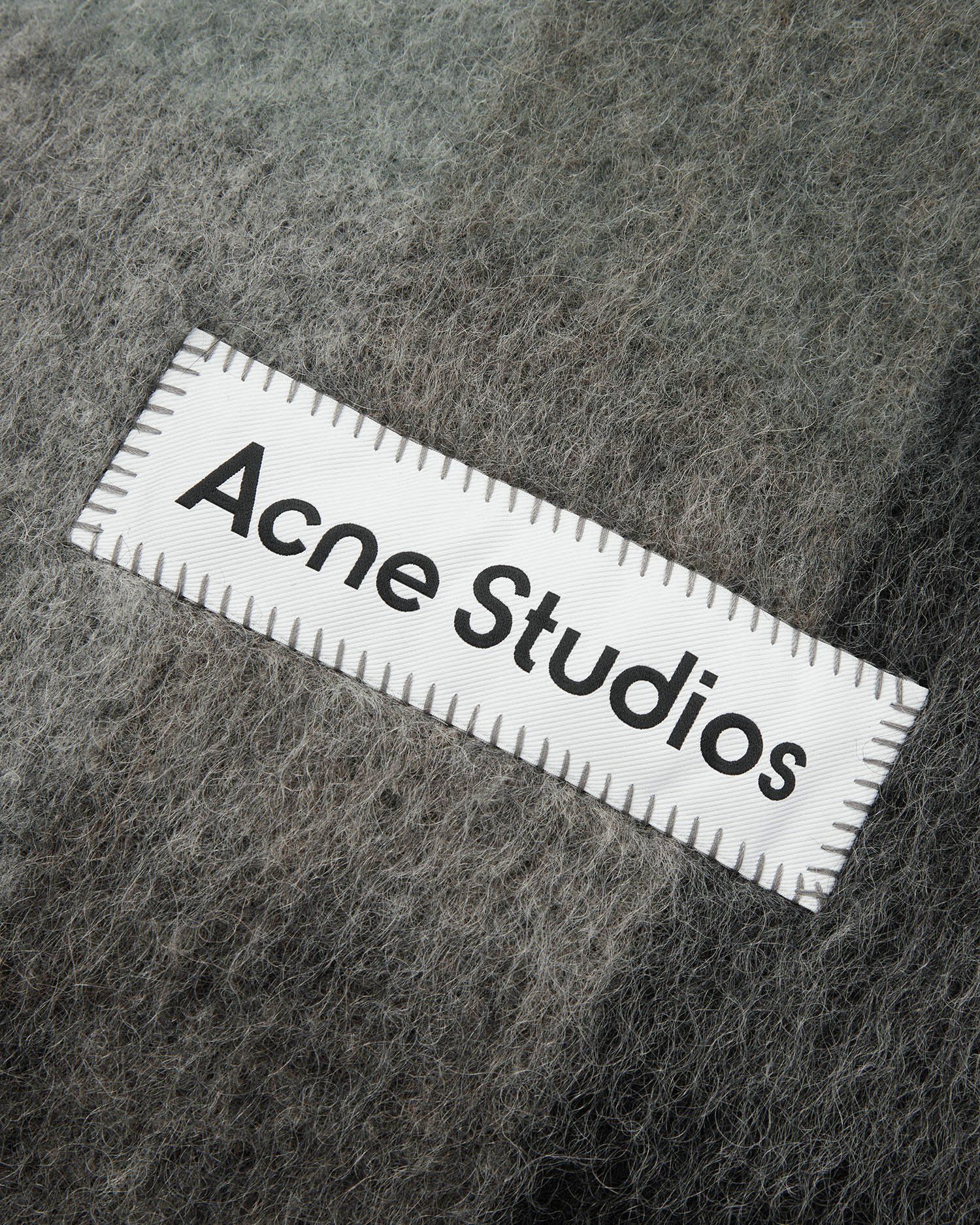 Acne Studios Acne Studios Plaid Fringe Scarf Size ONE SIZE - 5 Thumbnail