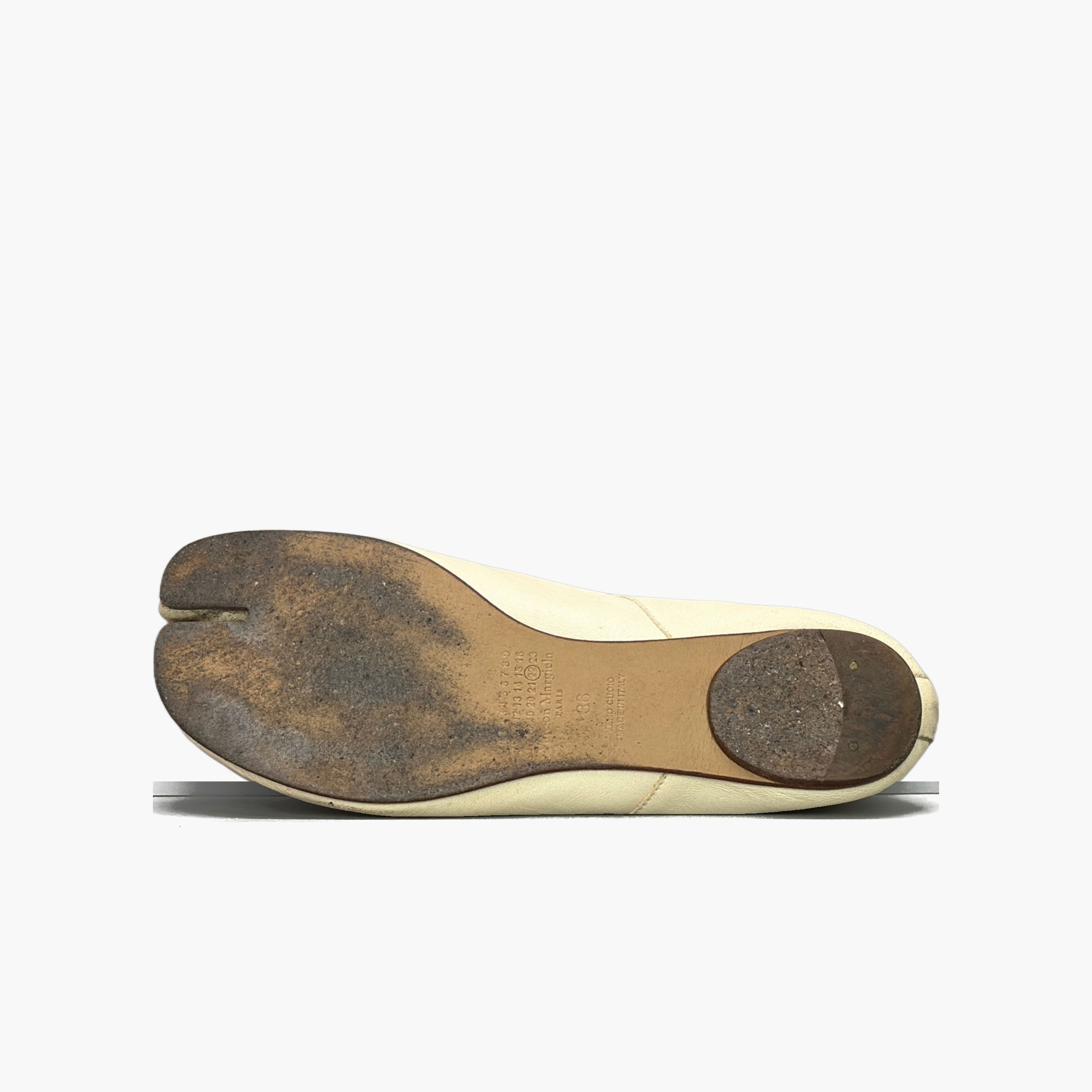 Maison Margiela Maison Margiela Beige Leather Tabi Flats Size 36 Size US 6 / IT 36 - 8 Thumbnail