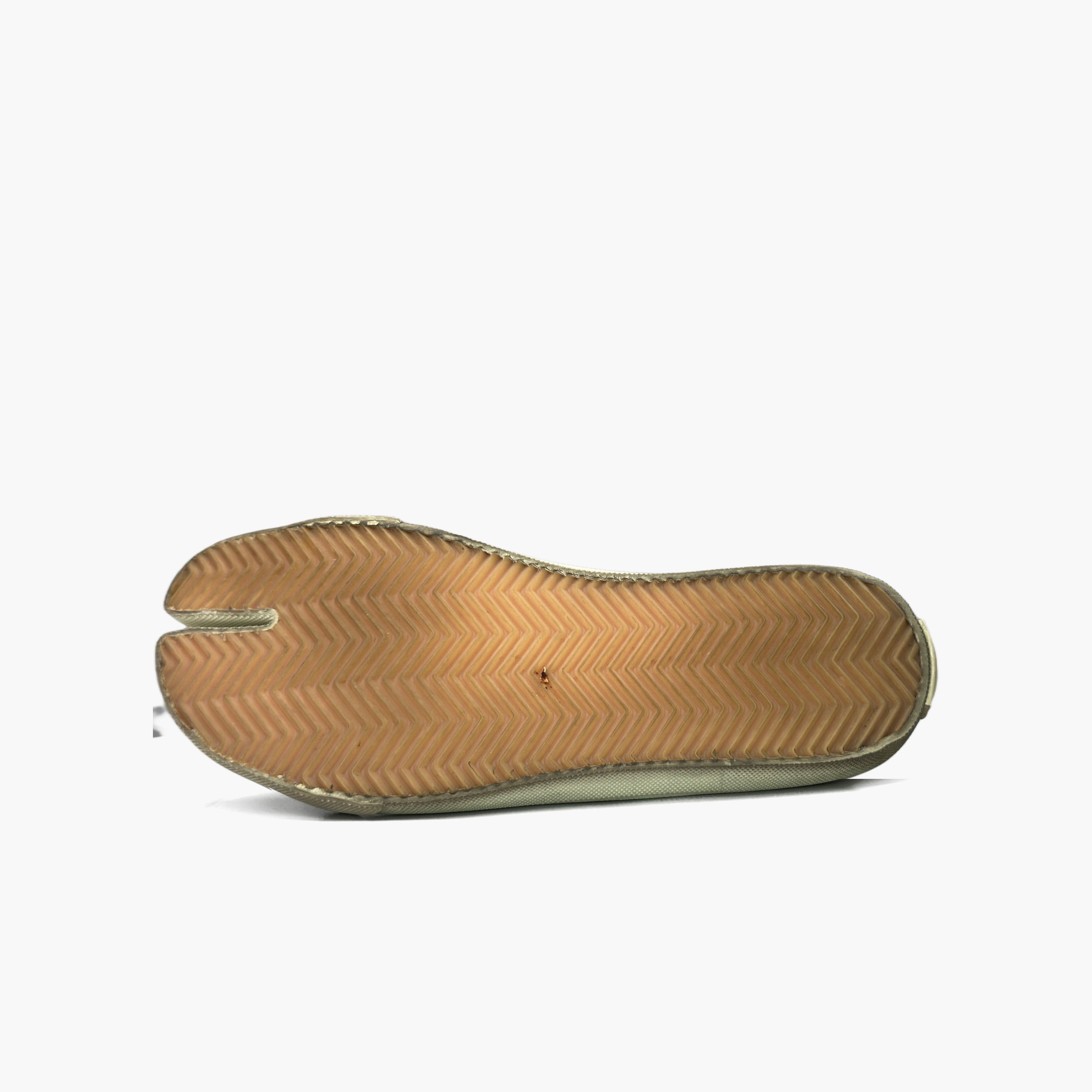 Maison Margiela Maison Margiela Tabi Canvas Low-Top Sneakers Size 37 Size US 7 / IT 37 - 8 Thumbnail