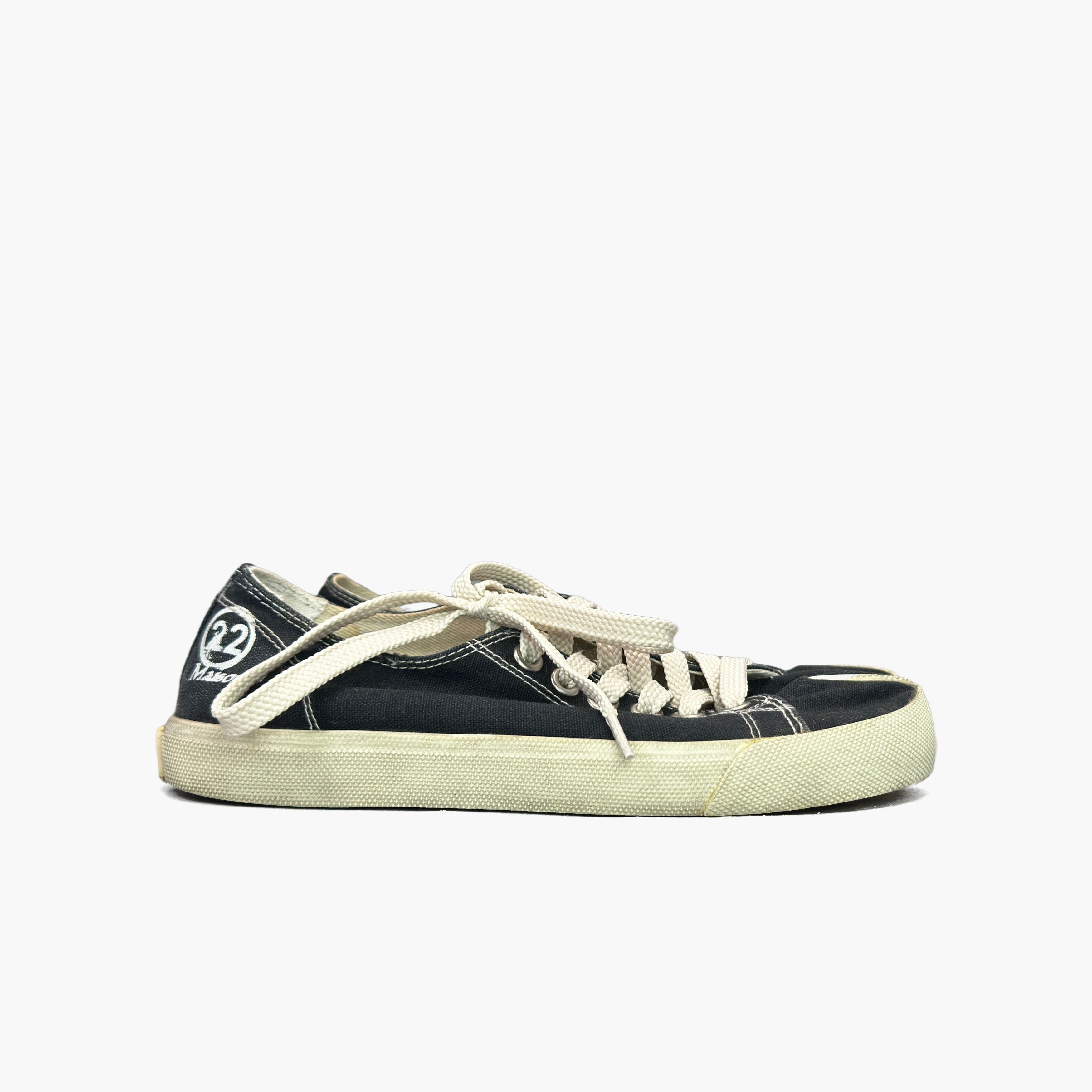 Maison Margiela Maison Margiela Black Tabi Low-Top Sneakers Size 37 Size US 7 / IT 37 - 4 Thumbnail