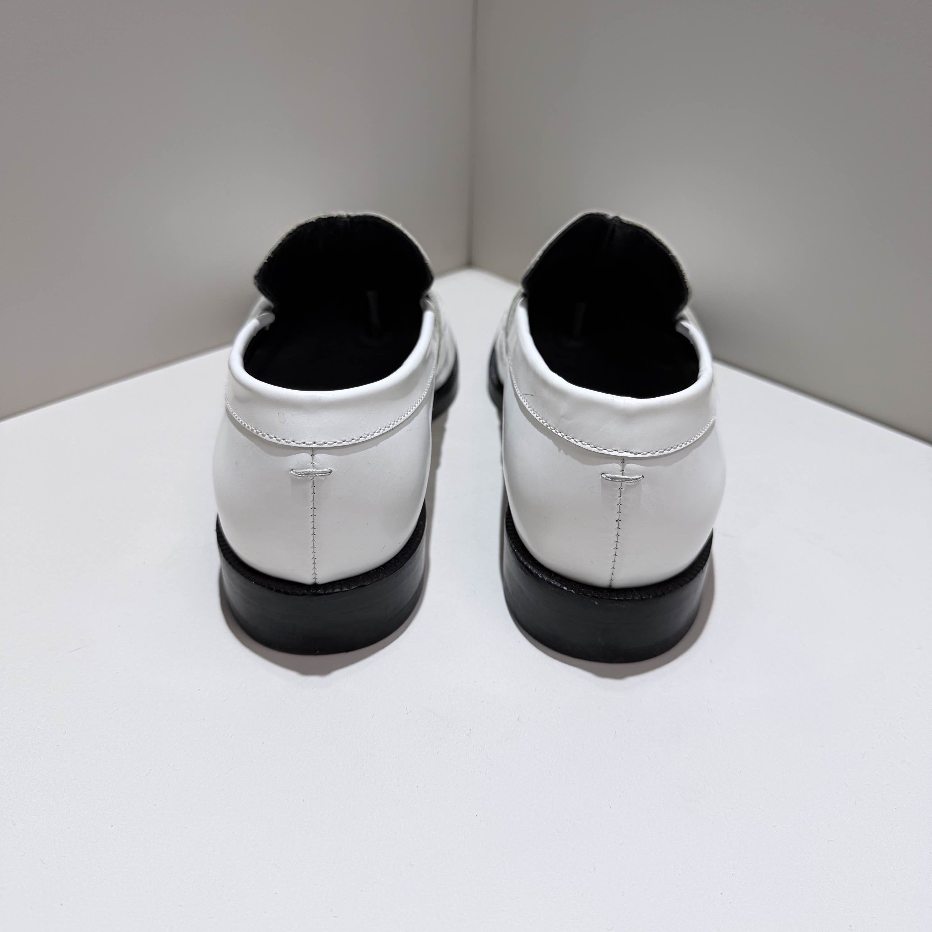 Maison Margiela Maison Margiela White Tabi Loafers Size 36 Size US 6 / IT 36 - 3 Thumbnail