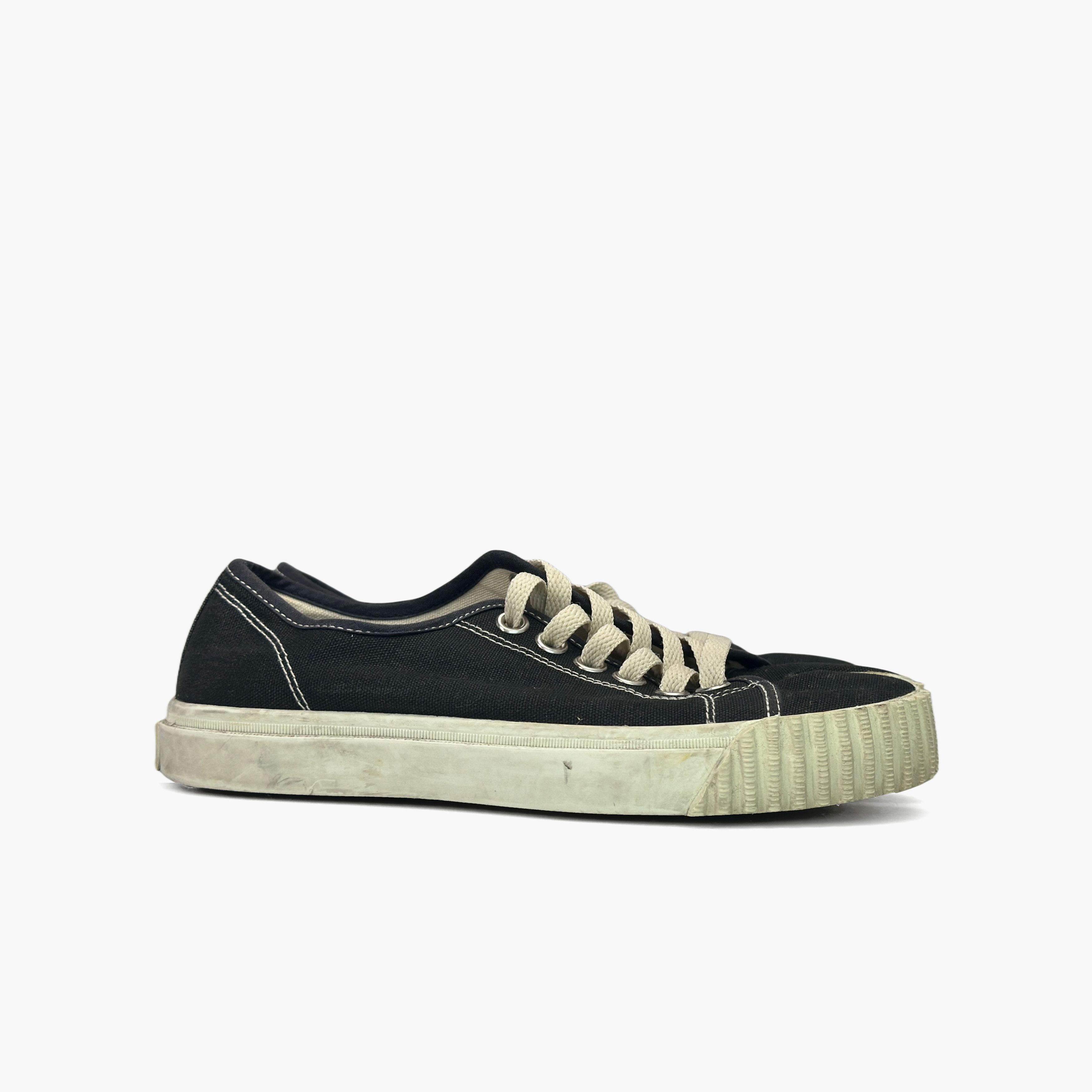 Maison Margiela Maison Margiela Canvas Tabi Low-Top Sneakers Size 36.5 Size US 6.5 / IT 36.5 - 4 Thumbnail