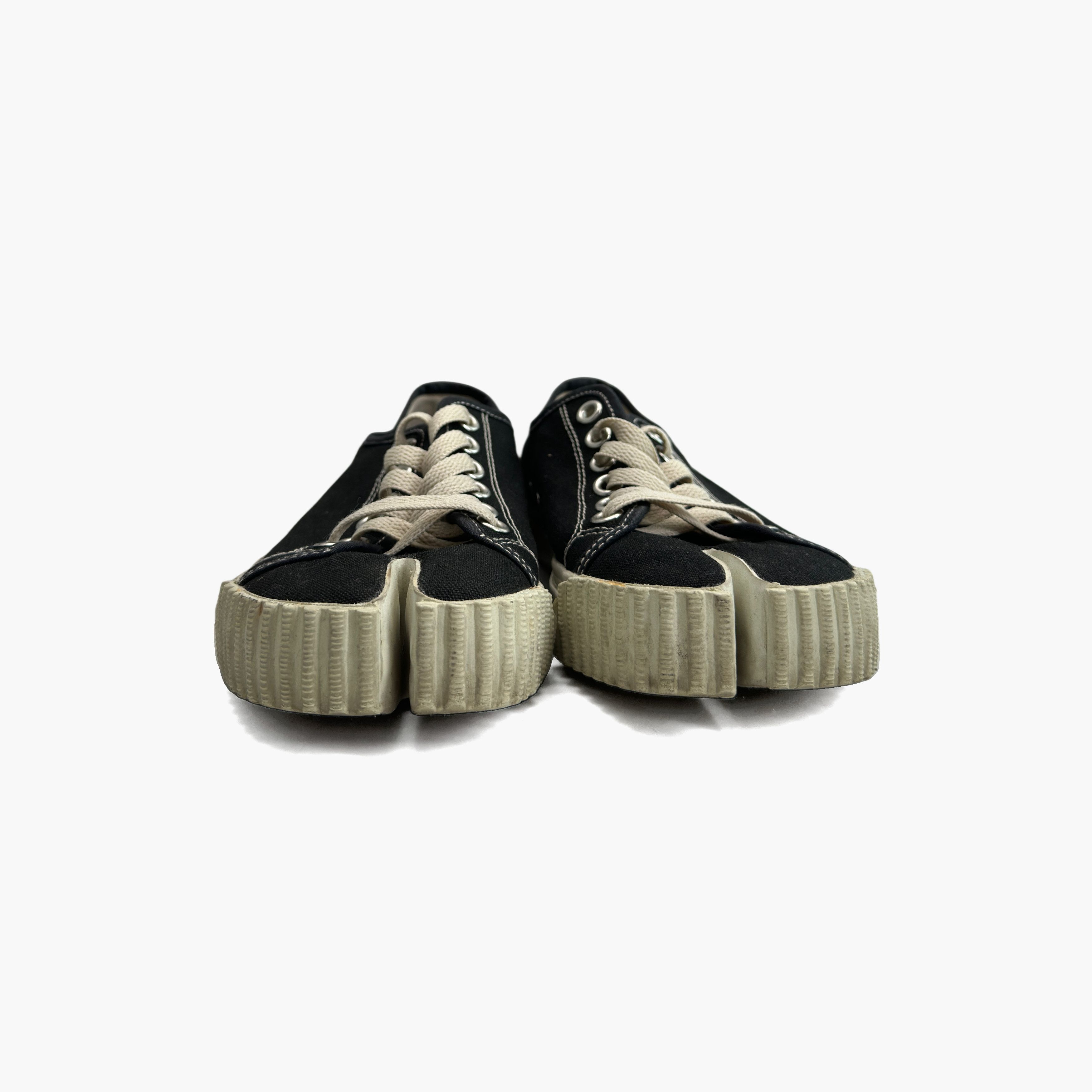 Maison Margiela Maison Margiela Canvas Tabi Low-Top Sneakers Size 36.5 Size US 6.5 / IT 36.5 - 5 Thumbnail