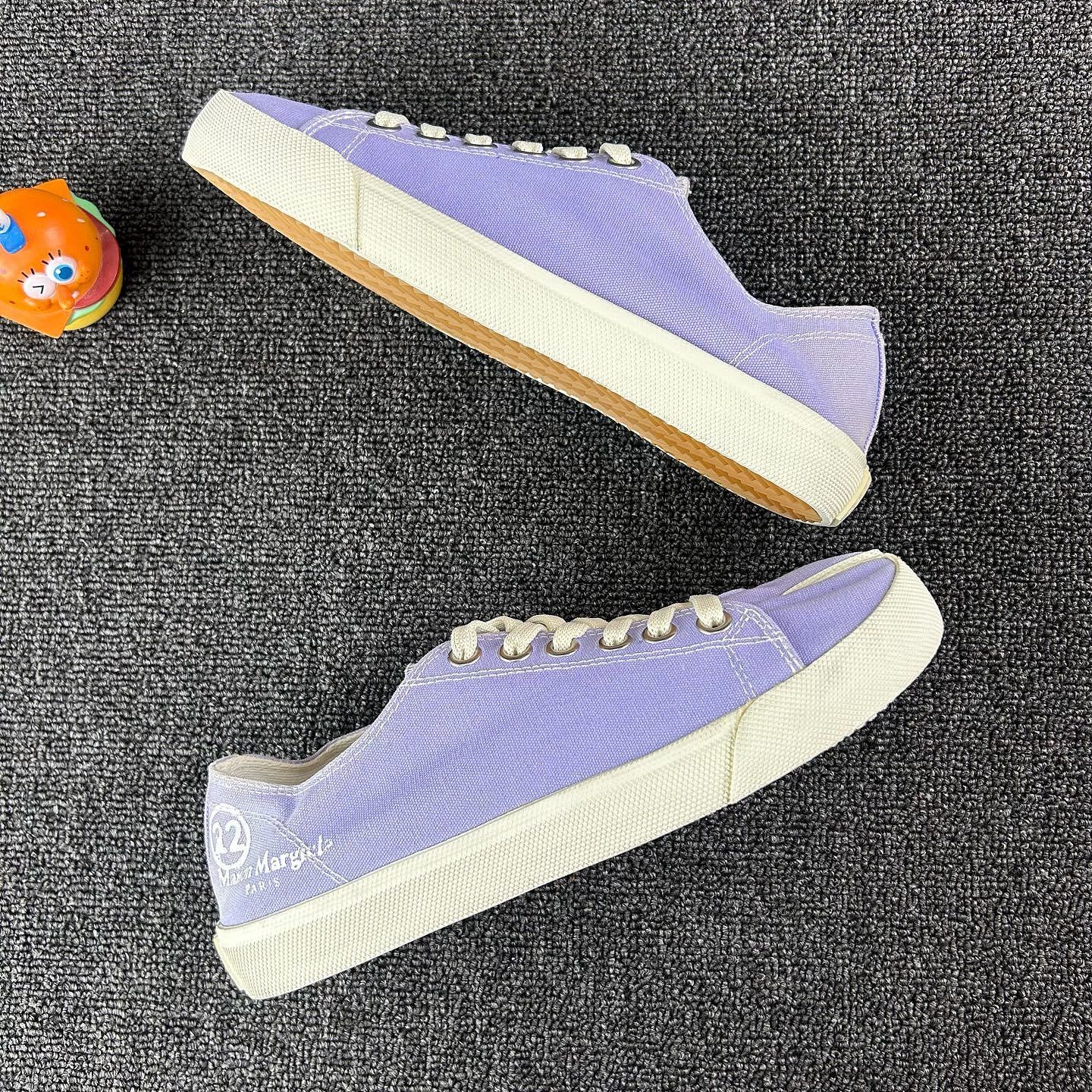 Maison Margiela Maison Margiela Tabi Canvas Low-Top Sneakers Size 37 Size US 7 / IT 37 - 7 Thumbnail