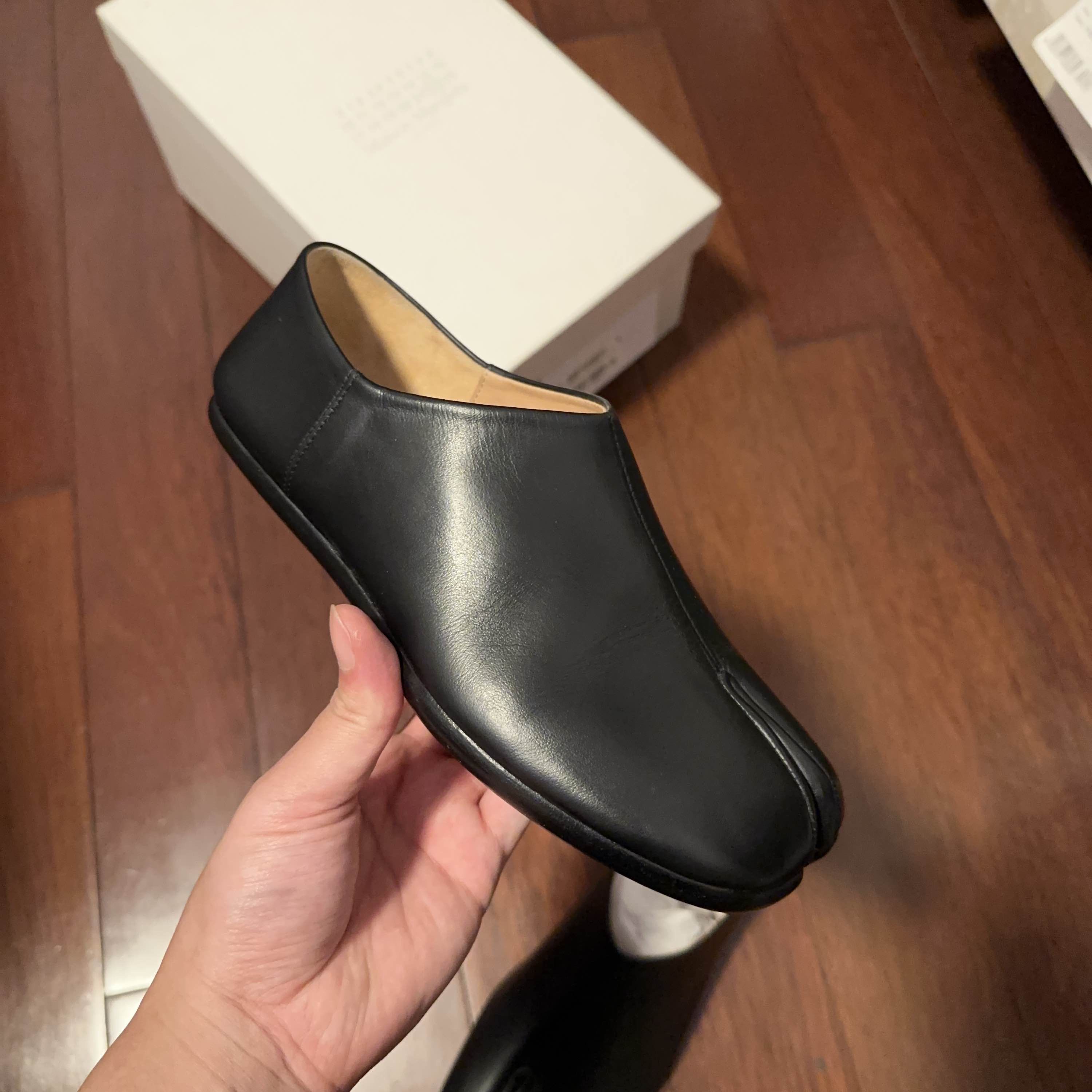 Maison Margiela Maison Margiela Black Tabi Flats Size 35 Size US 5 / IT 35 - 7 Thumbnail