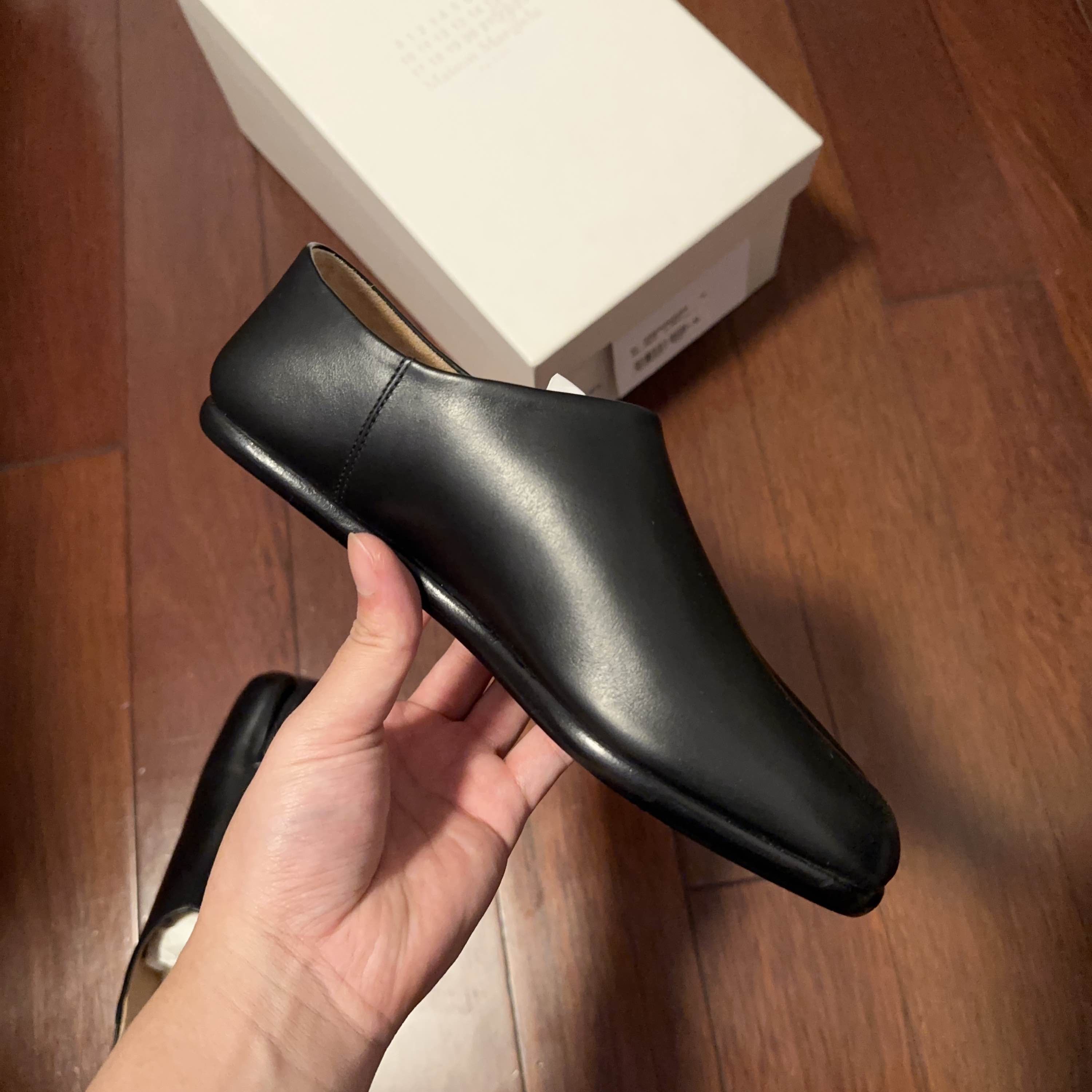 Maison Margiela Maison Margiela Black Tabi Flats Size 35 Size US 5 / IT 35 - 10 Thumbnail