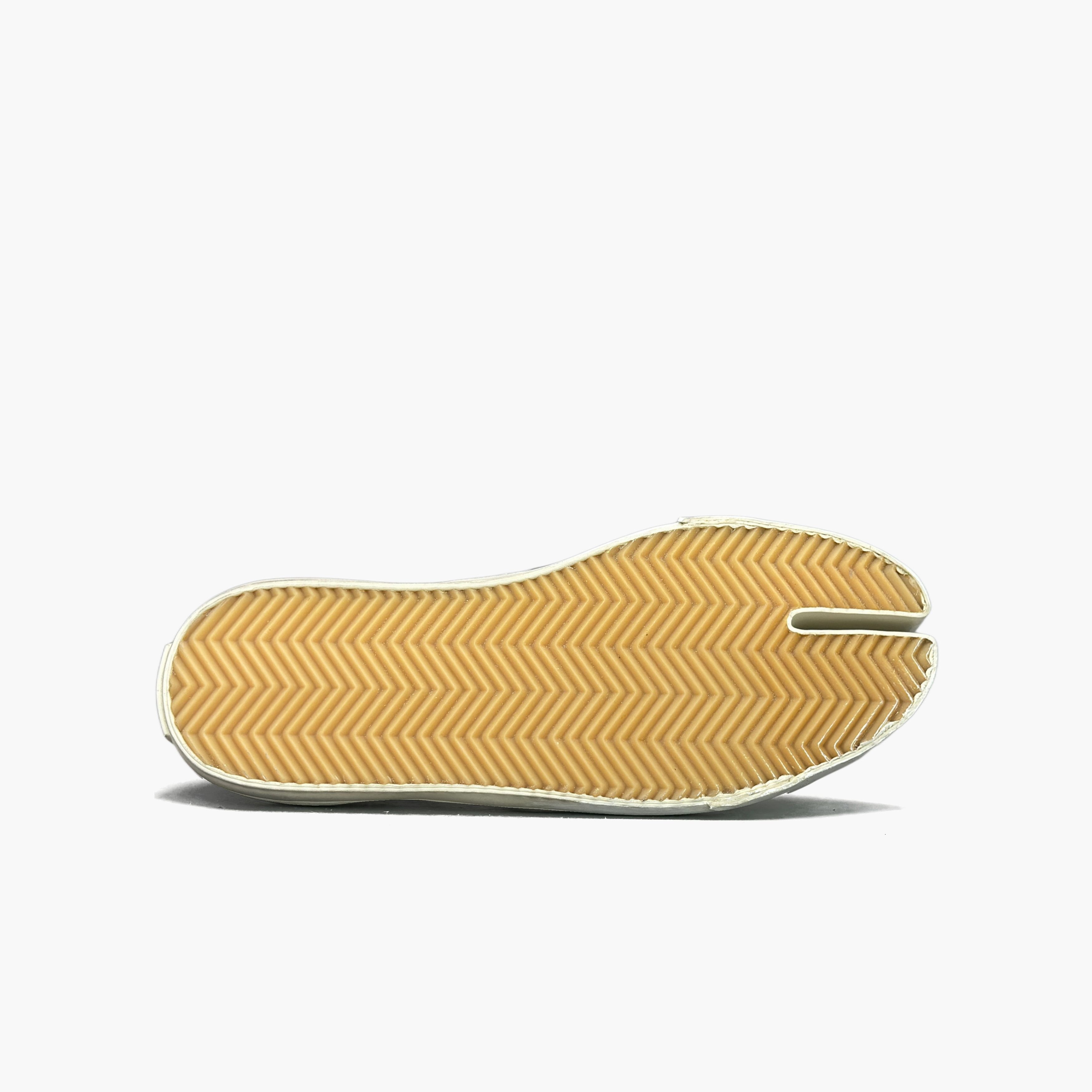 Maison Margiela Maison Margiela White Tabi Canvas Slip On Sneakers Size 36 Size US 6 / IT 36 - 7 Thumbnail