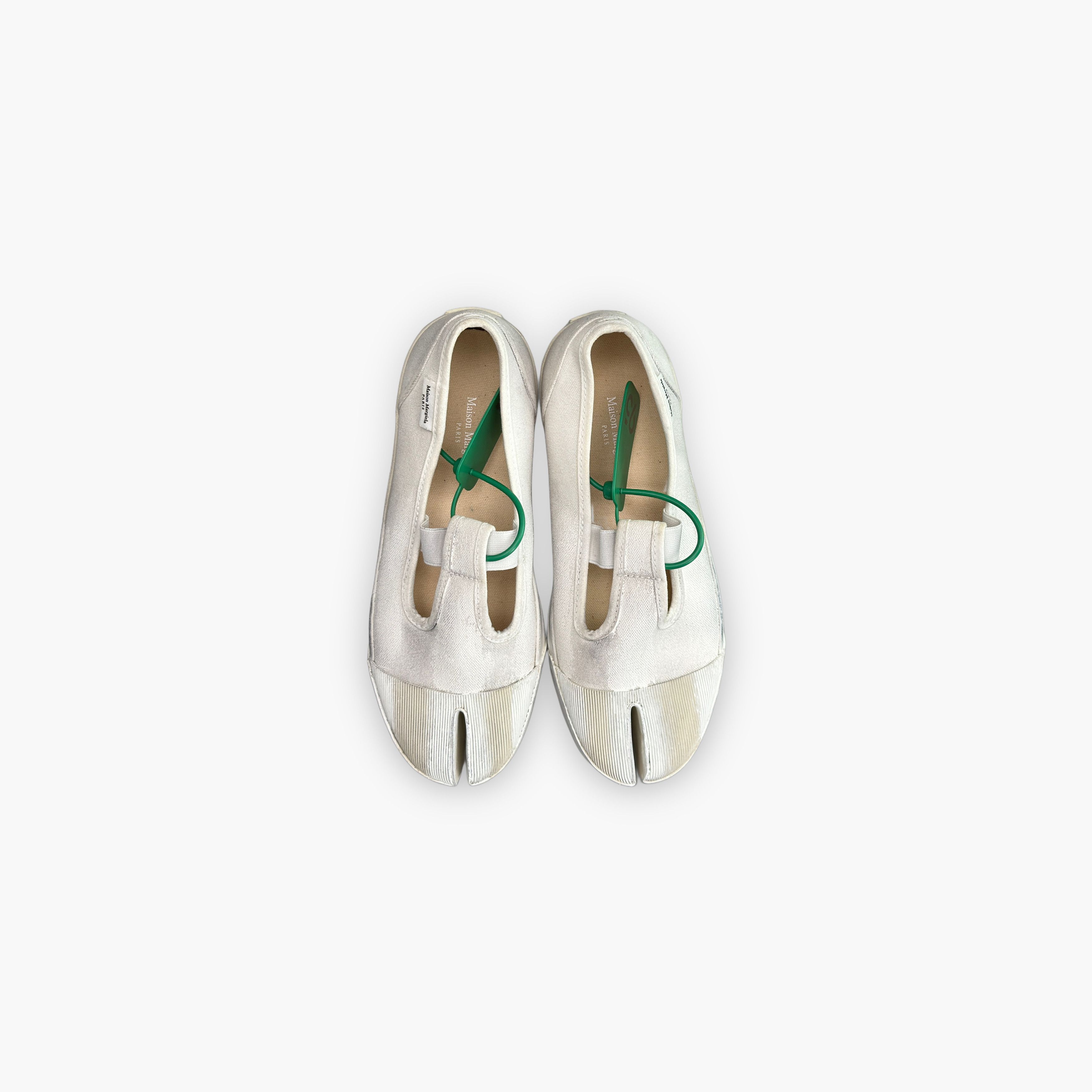 Maison Margiela Maison Margiela White Tabi Canvas Slip On Sneakers Size 36 Size US 6 / IT 36 - 9 Thumbnail