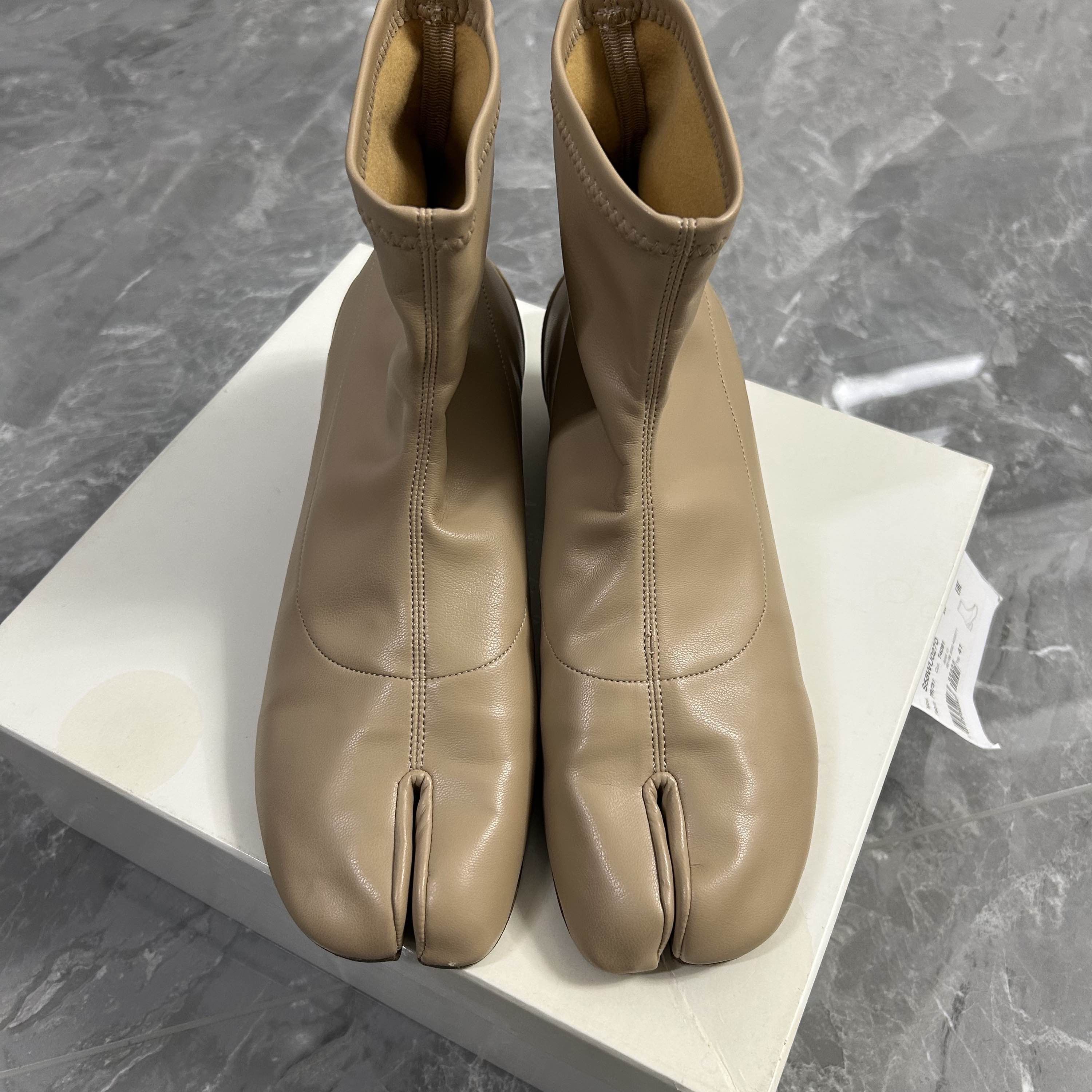 Maison Margiela Maison Margiela Nude Tabi Boots Size 41 Size US 11 / IT 41 - 2 Thumbnail