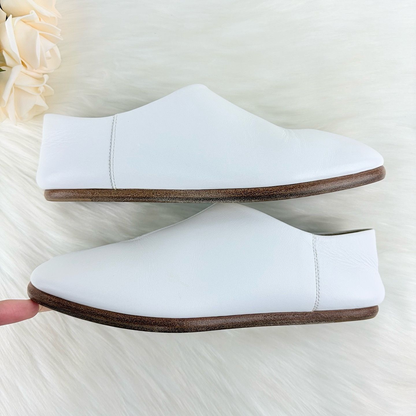 Maison Margiela Maison Margiela White Tabi Flats Size 37 Size US 7 / IT 37 - 7 Thumbnail