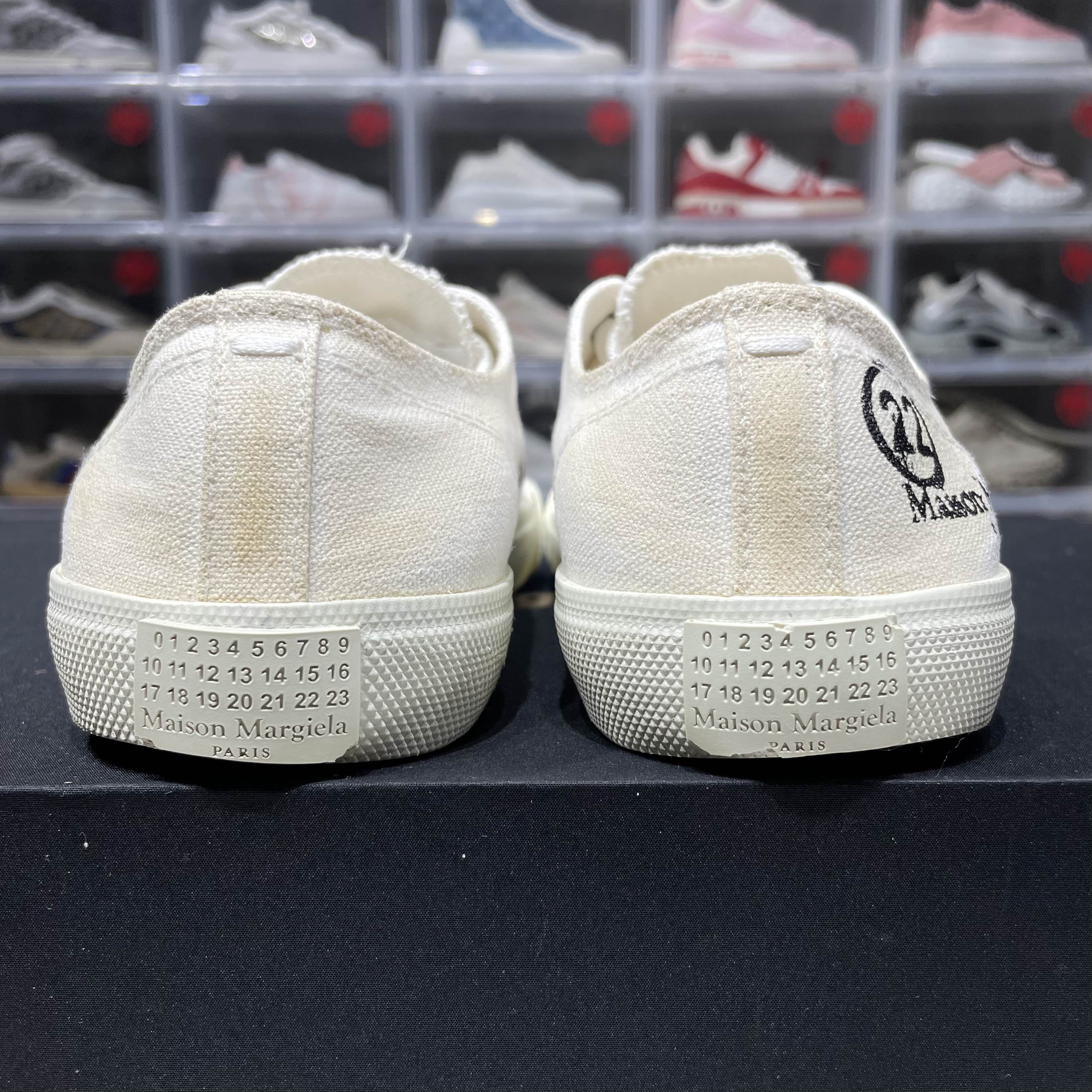 Maison Margiela Maison Margiela Paint Splatter Tabi Sneakers Size 35.5 Size US 5.5 / IT 35.5 - 3 Thumbnail