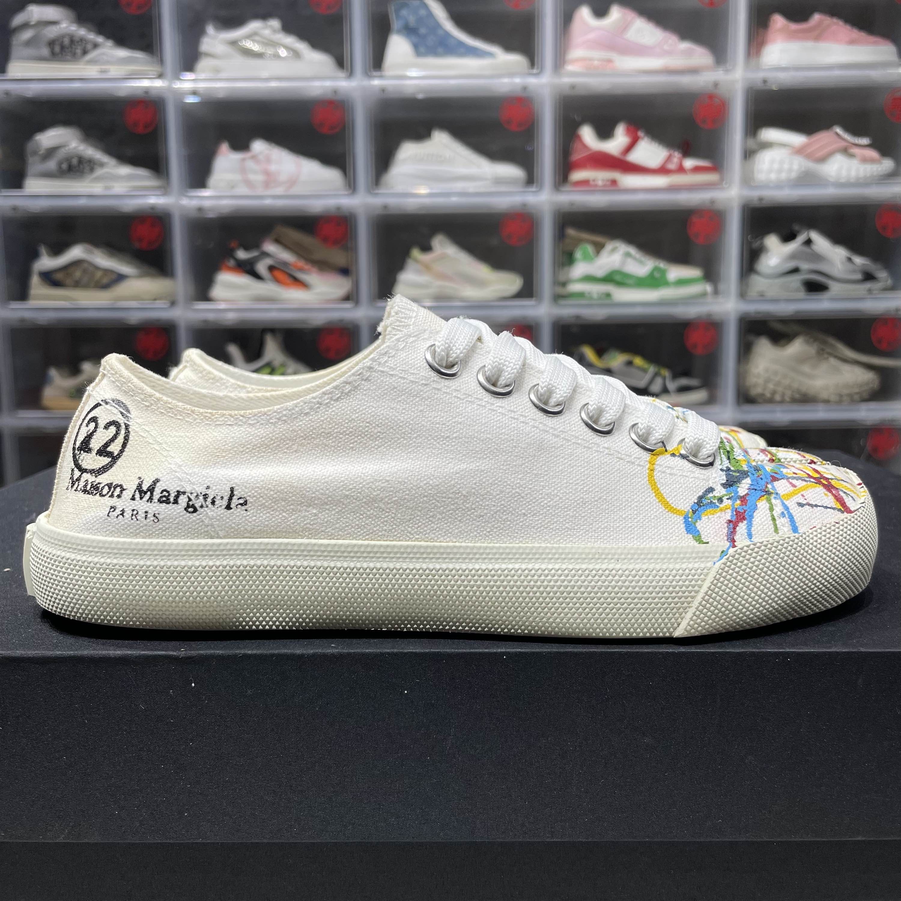 Maison Margiela Maison Margiela Paint Splatter Tabi Sneakers Size 35.5 Size US 5.5 / IT 35.5 - 7 Thumbnail
