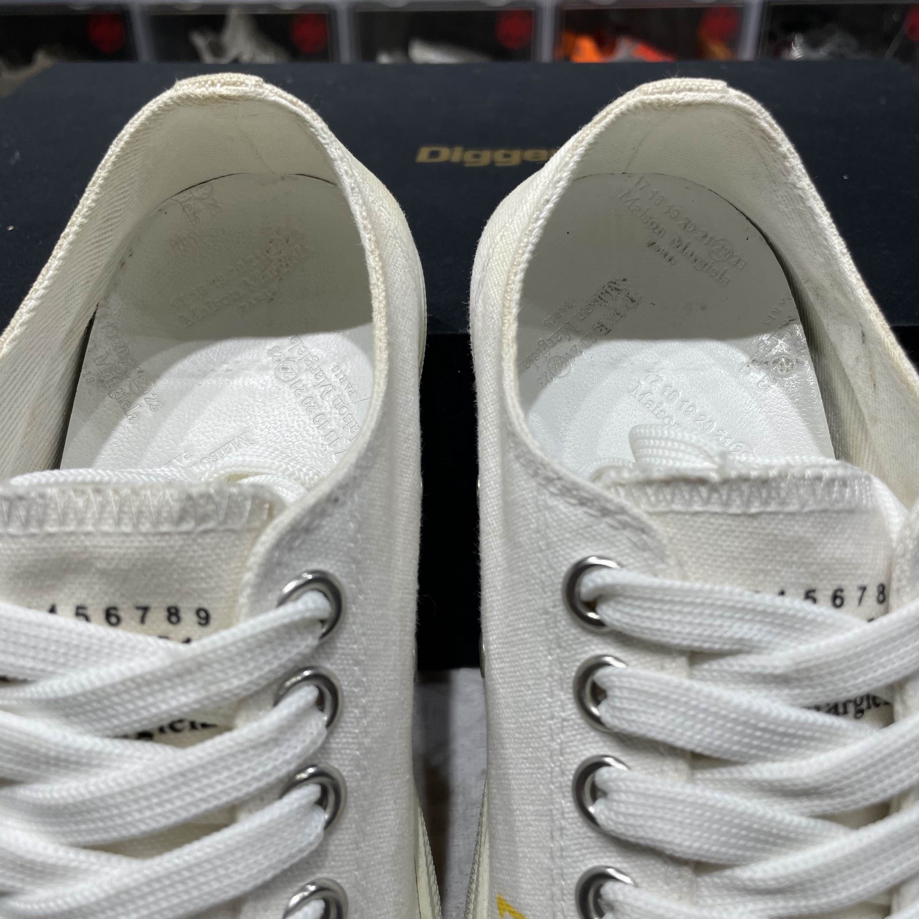 Maison Margiela Maison Margiela Paint Splatter Tabi Sneakers Size 35.5 Size US 5.5 / IT 35.5 - 13 Thumbnail