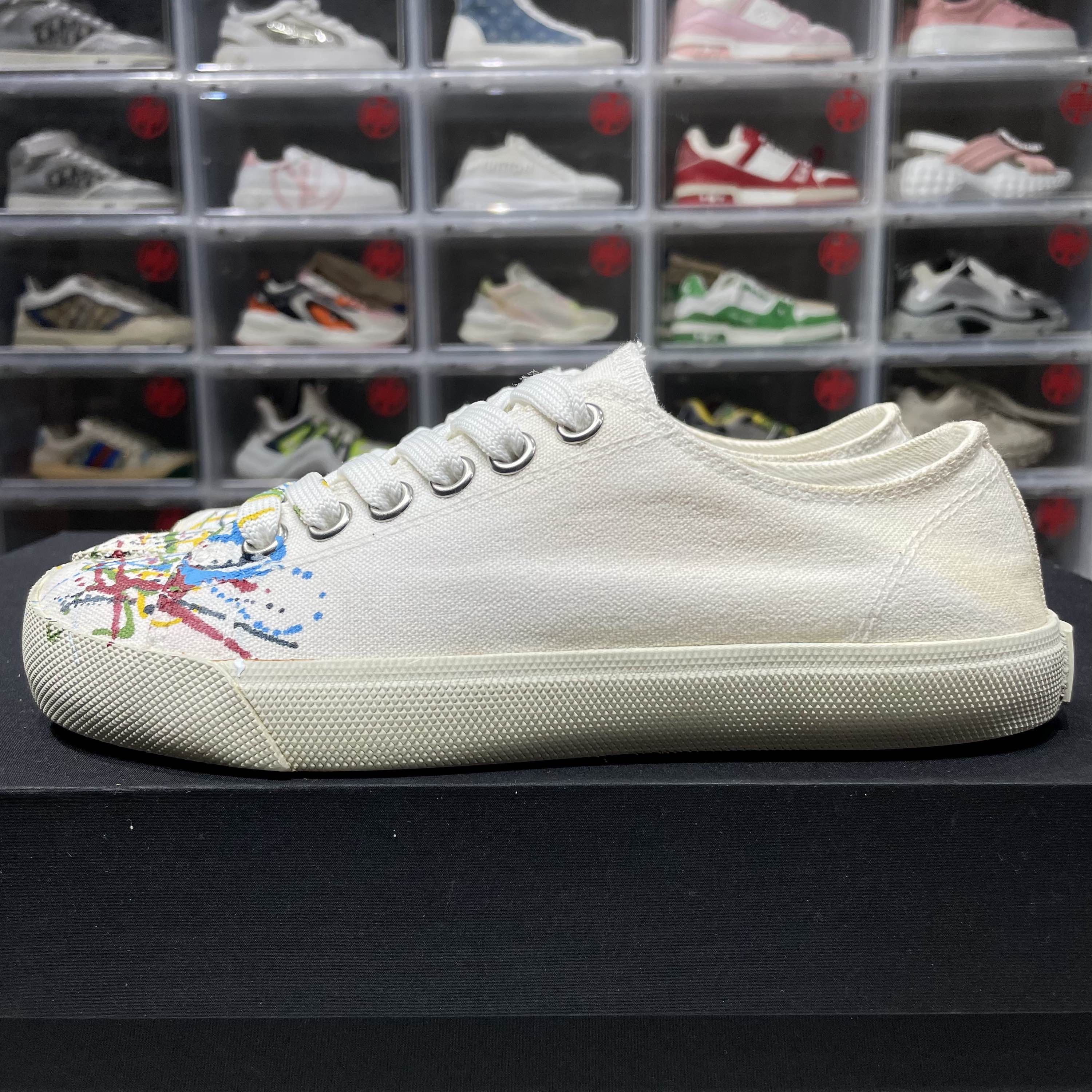 Maison Margiela Maison Margiela Paint Splatter Tabi Sneakers Size 35.5 Size US 5.5 / IT 35.5 - 6 Thumbnail