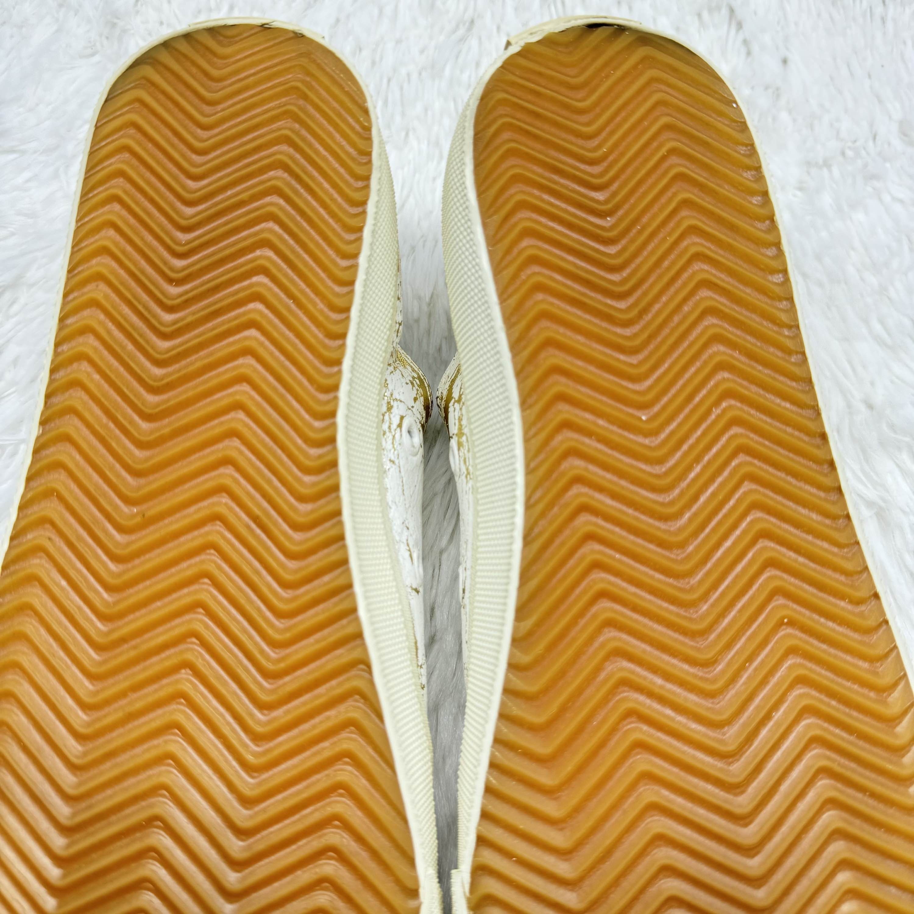 Maison Margiela Maison Margiela Gold Crack Tabi Sneakers Size 38 Size US 8 / IT 38 - 11 Thumbnail