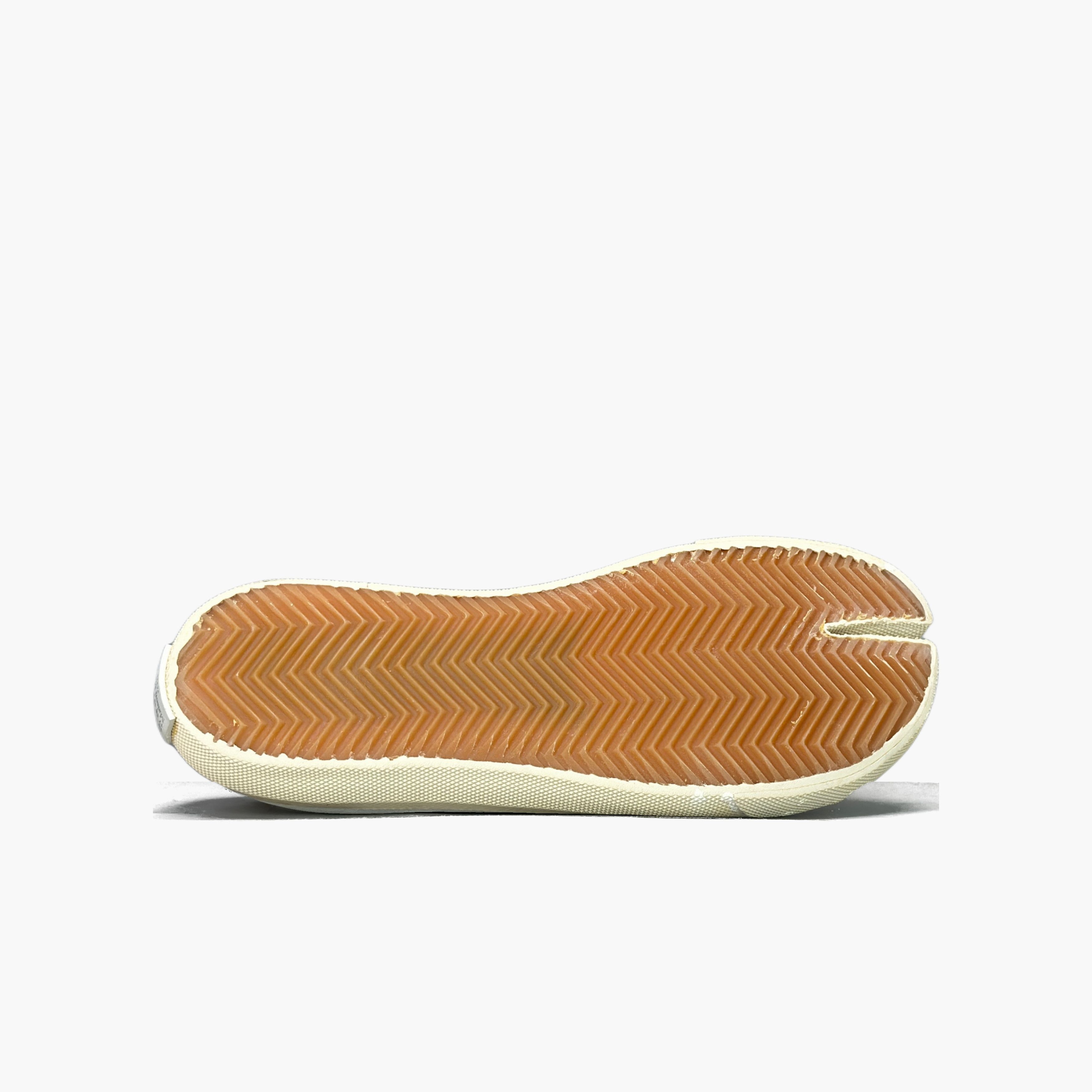 Maison Margiela Maison Margiela Paint Splatter Tabi Sneakers Size 38 Size US 8 / IT 38 - 7 Thumbnail