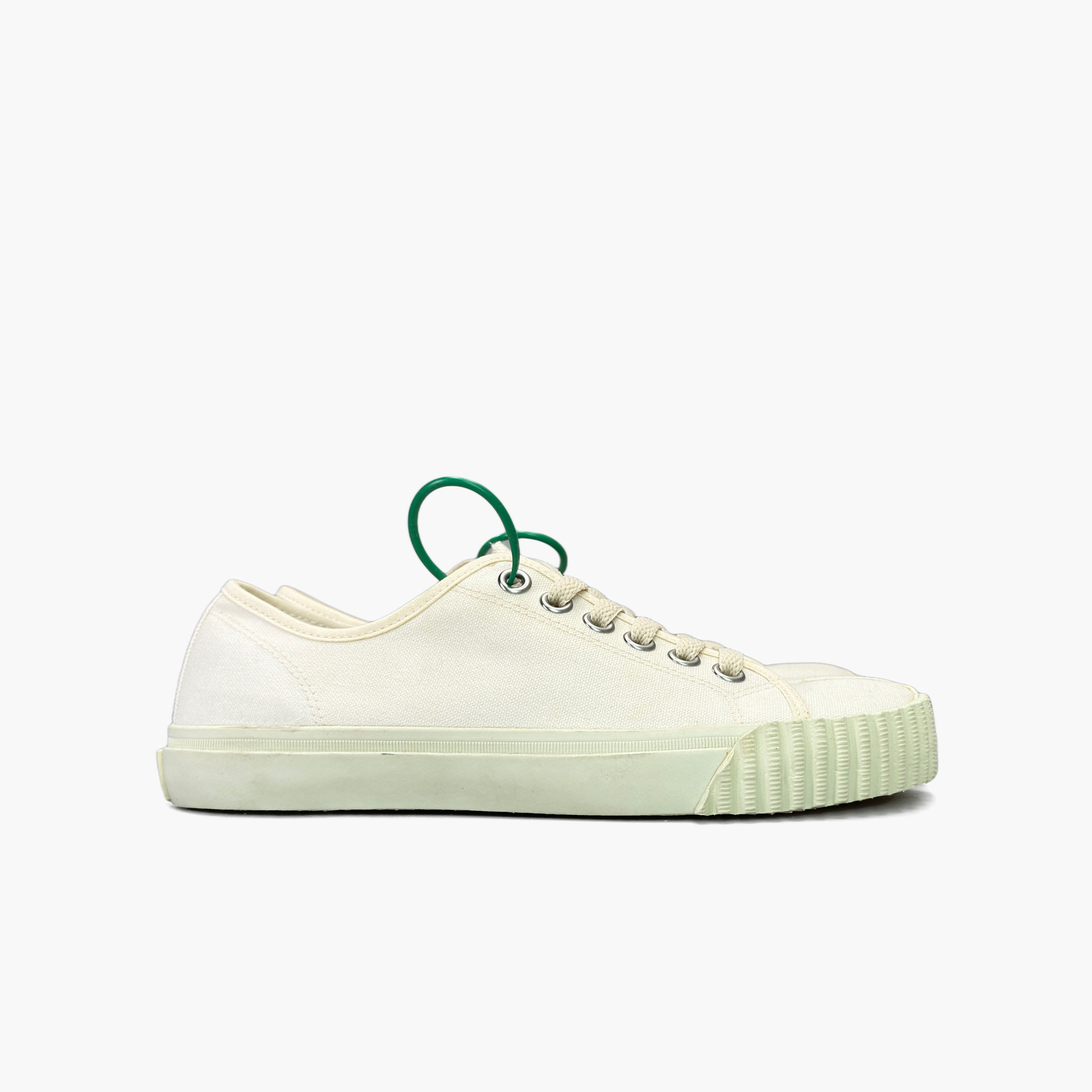 Maison Margiela Maison Margiela Tabi Canvas Low-Top Sneakers Size 37.5 Size US 7.5 / IT 37.5 - 4 Thumbnail