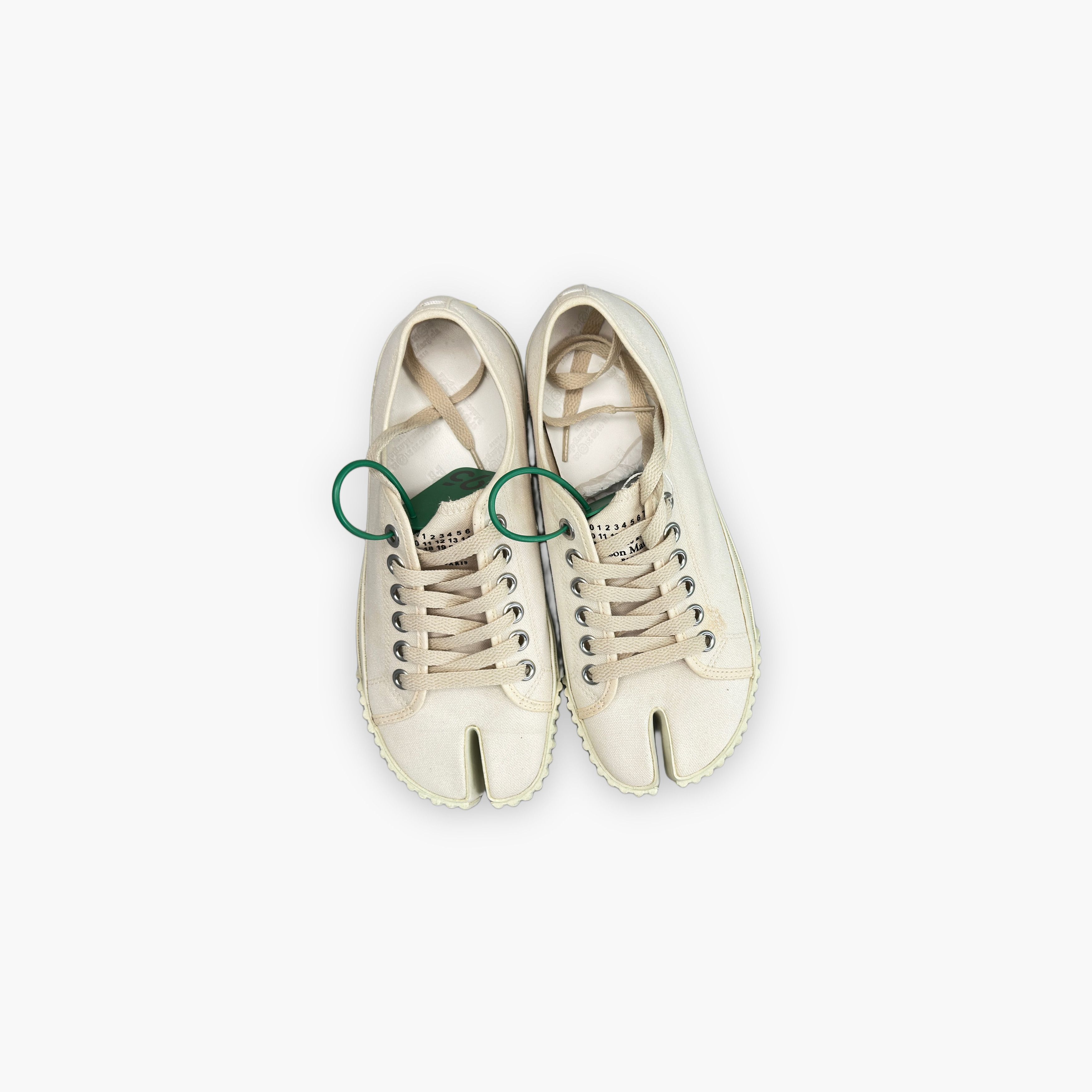 Maison Margiela Maison Margiela Tabi Canvas Low-Top Sneakers Size 37.5 Size US 7.5 / IT 37.5 - 9 Thumbnail