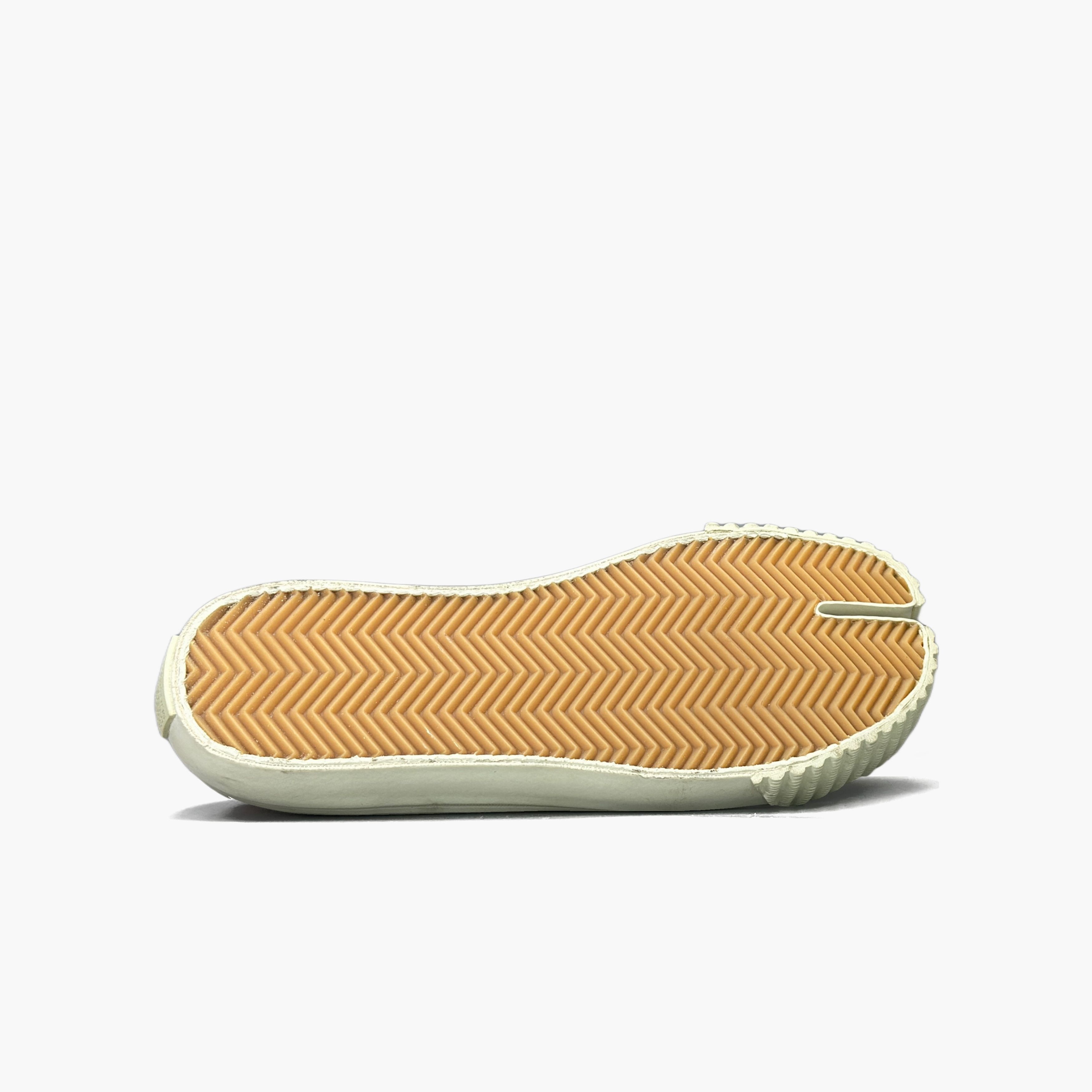 Maison Margiela Maison Margiela Tabi Canvas Low-Top Sneakers Size 37.5 Size US 7.5 / IT 37.5 - 7 Thumbnail