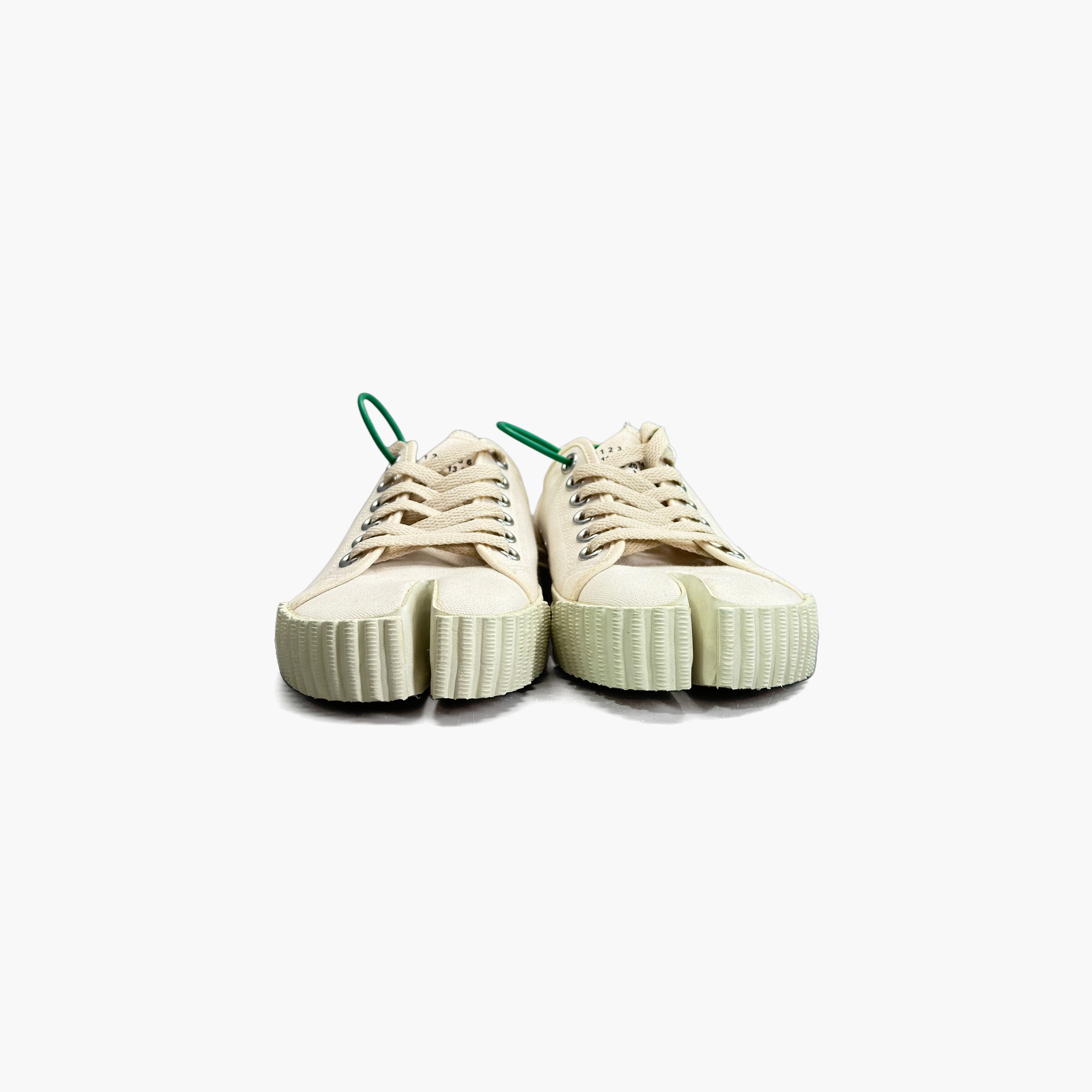 Maison Margiela Maison Margiela Tabi Canvas Low-Top Sneakers Size 37.5 Size US 7.5 / IT 37.5 - 5 Thumbnail