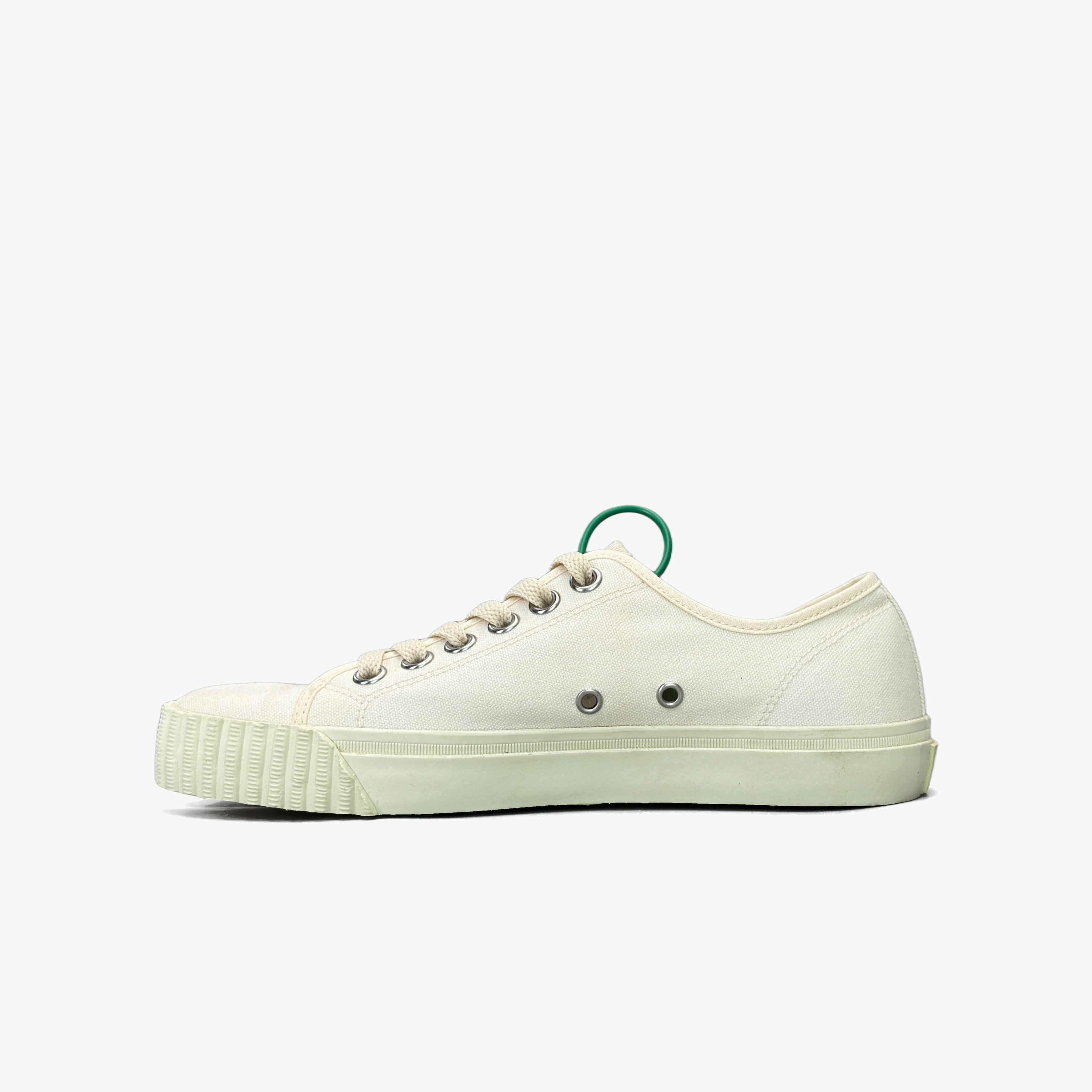 Maison Margiela Maison Margiela Tabi Canvas Low-Top Sneakers Size 37.5 Size US 7.5 / IT 37.5 - 3 Thumbnail
