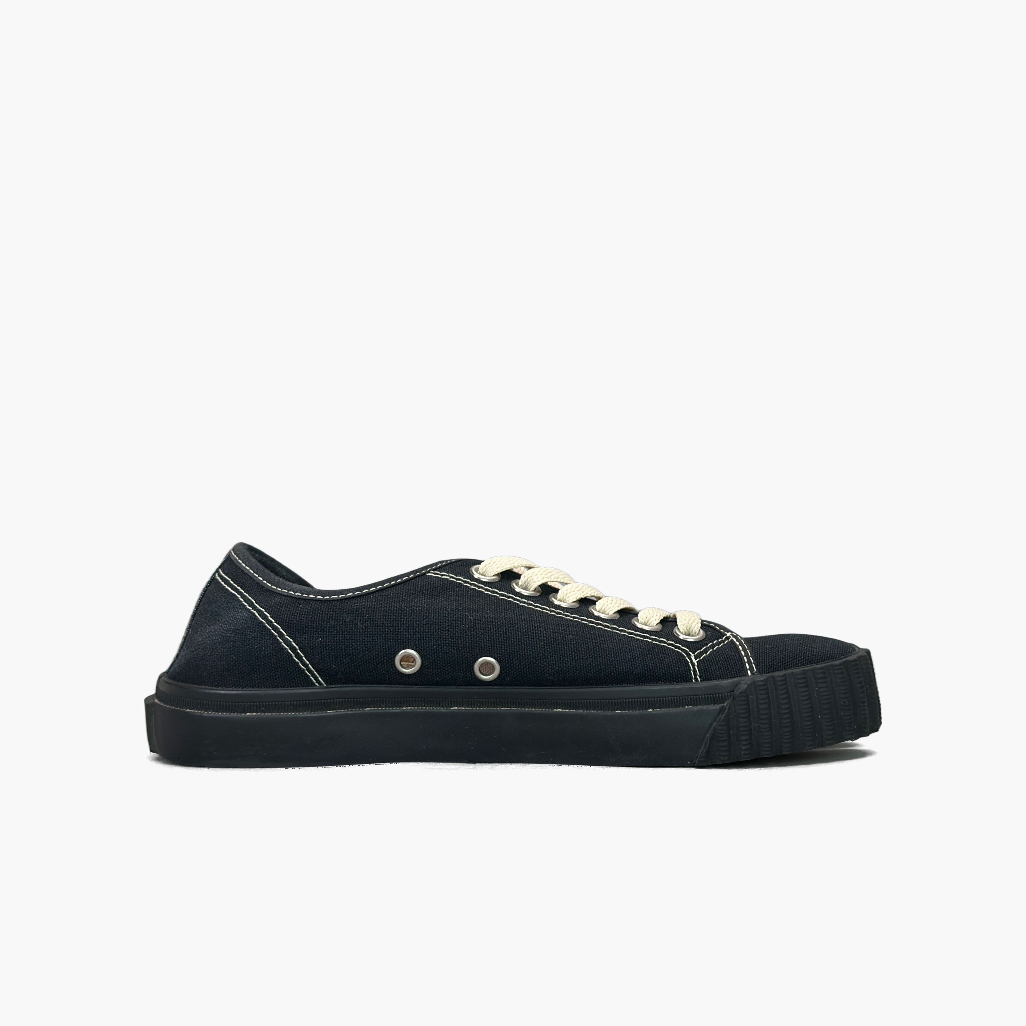 Maison Margiela Maison Margiela Tabi Canvas Low-Top Sneakers Size 36 Size US 6 / IT 36 - 2 Thumbnail