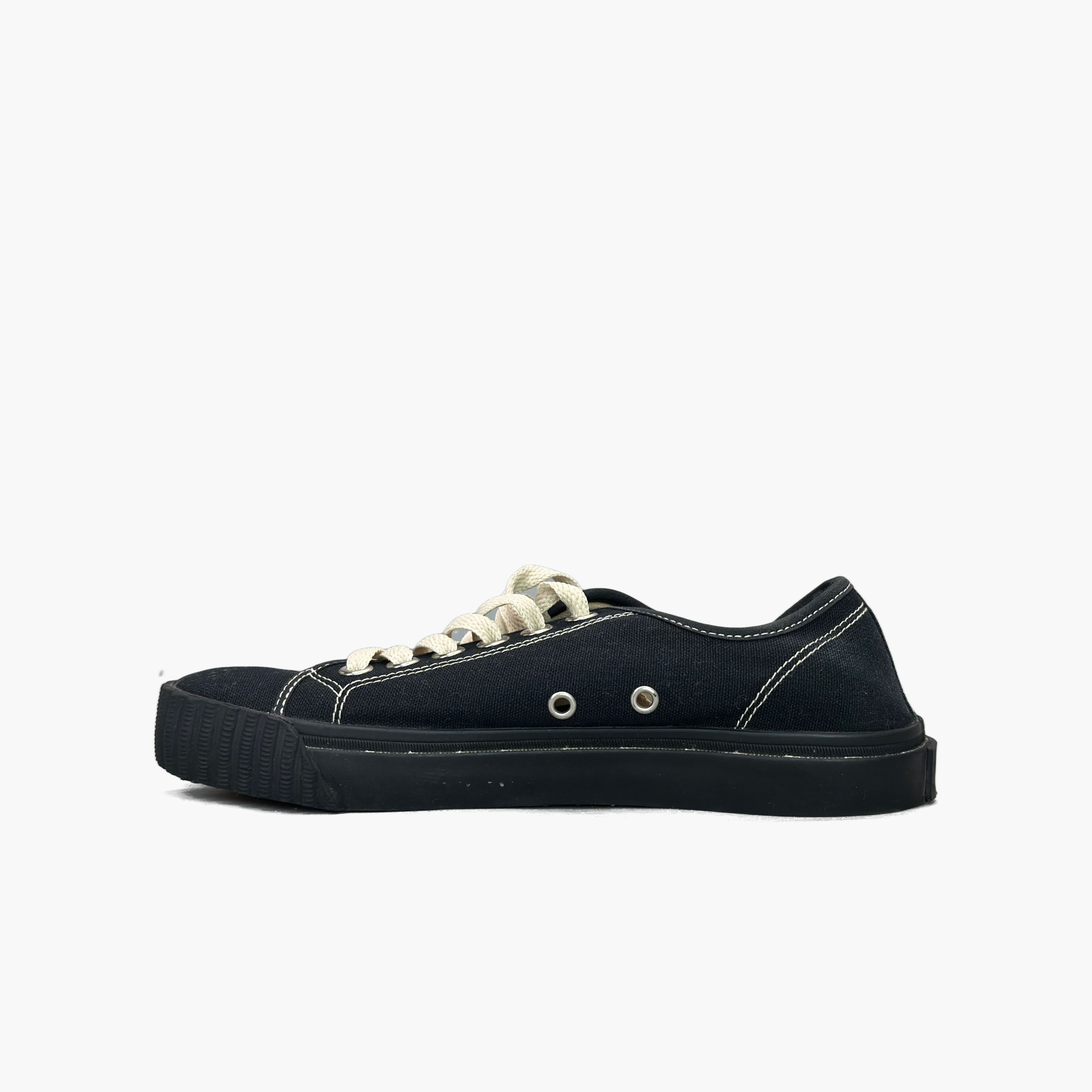 Maison Margiela Maison Margiela Tabi Canvas Low-Top Sneakers Size 36 Size US 6 / IT 36 - 3 Thumbnail