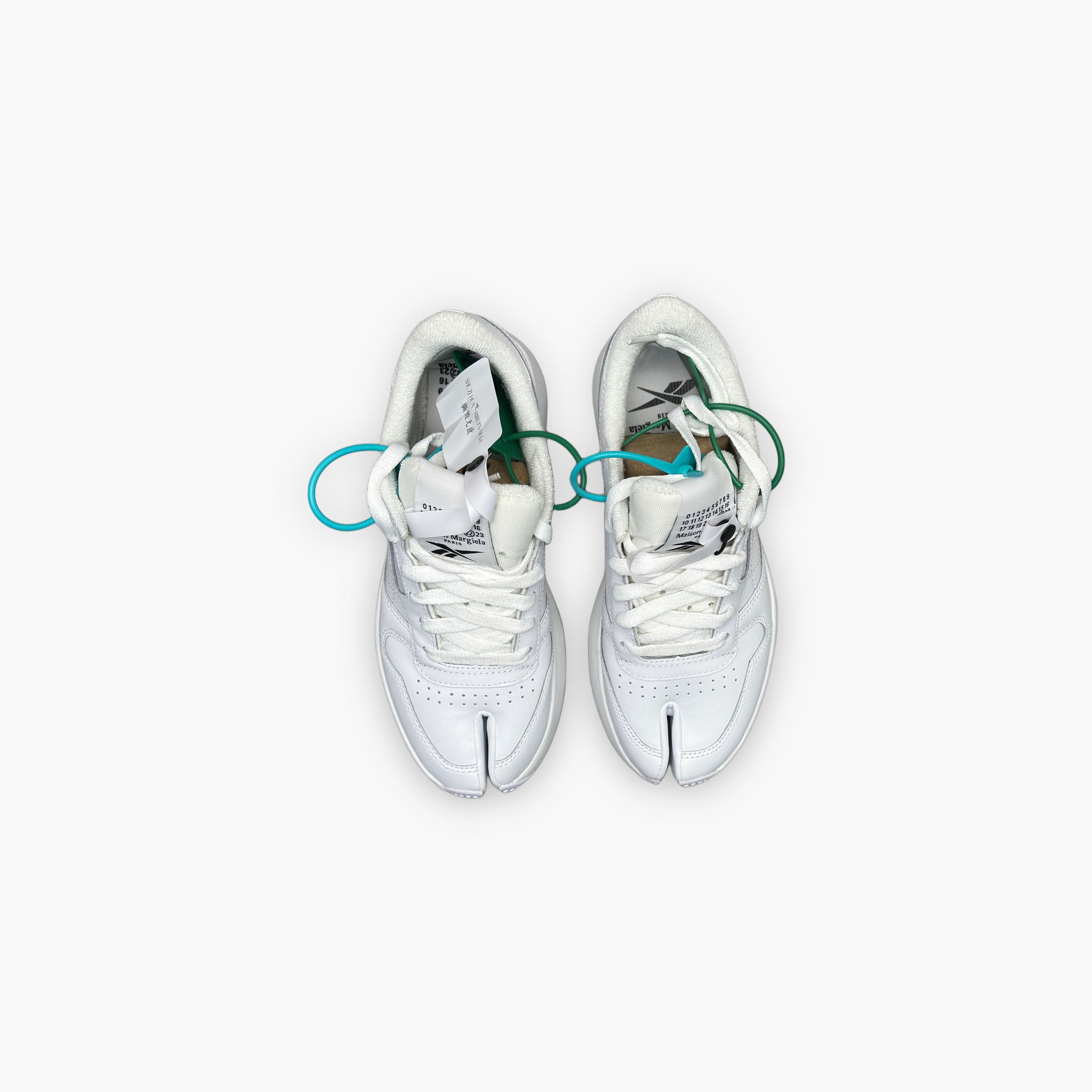 Maison Margiela × Reebok Reebok x Maison Margiela Tabi Classic Leather Sneakers 36 Size US 6 / IT 36 - 9 Thumbnail