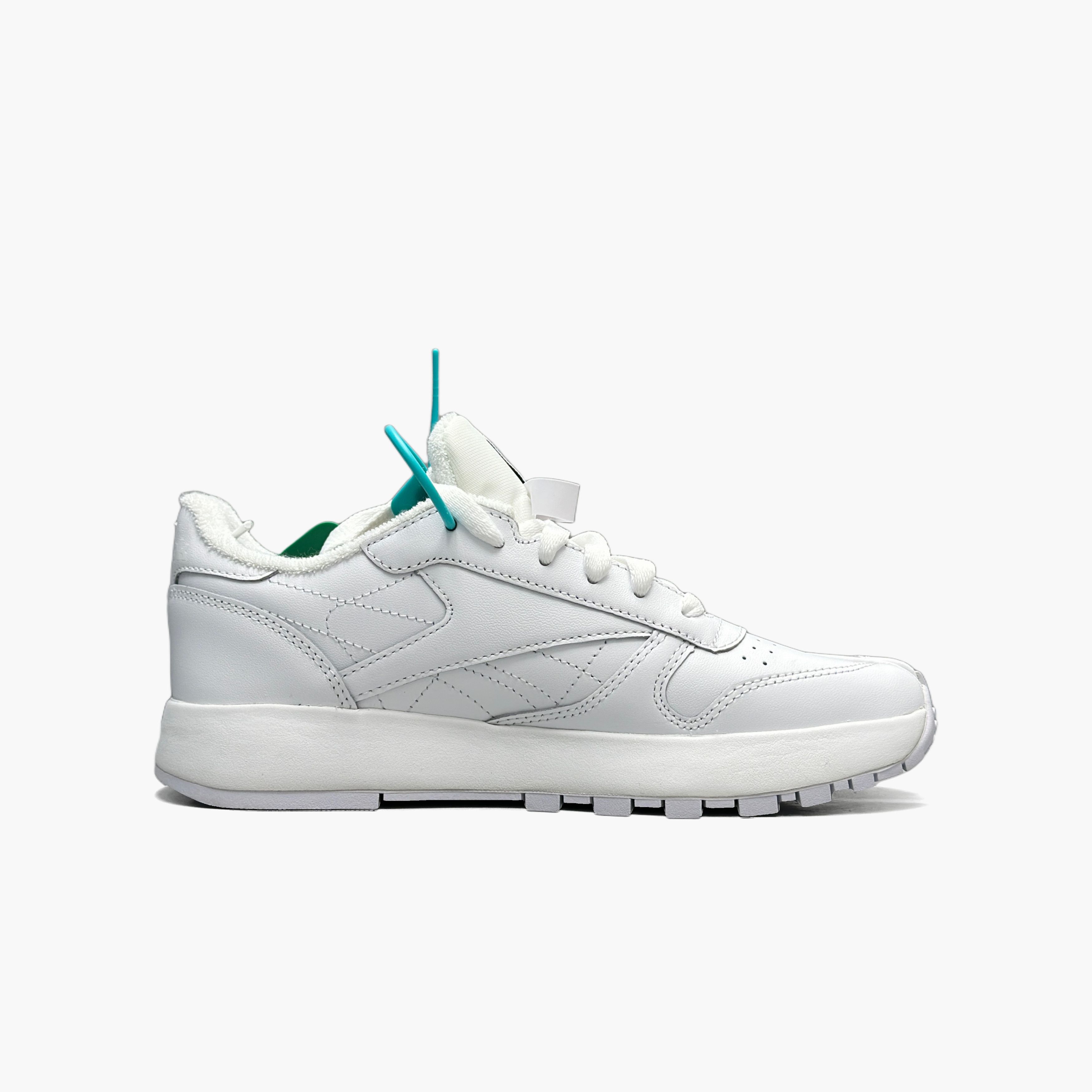 Maison Margiela × Reebok Reebok x Maison Margiela Tabi Classic Leather Sneakers 36 Size US 6 / IT 36 - 2 Thumbnail