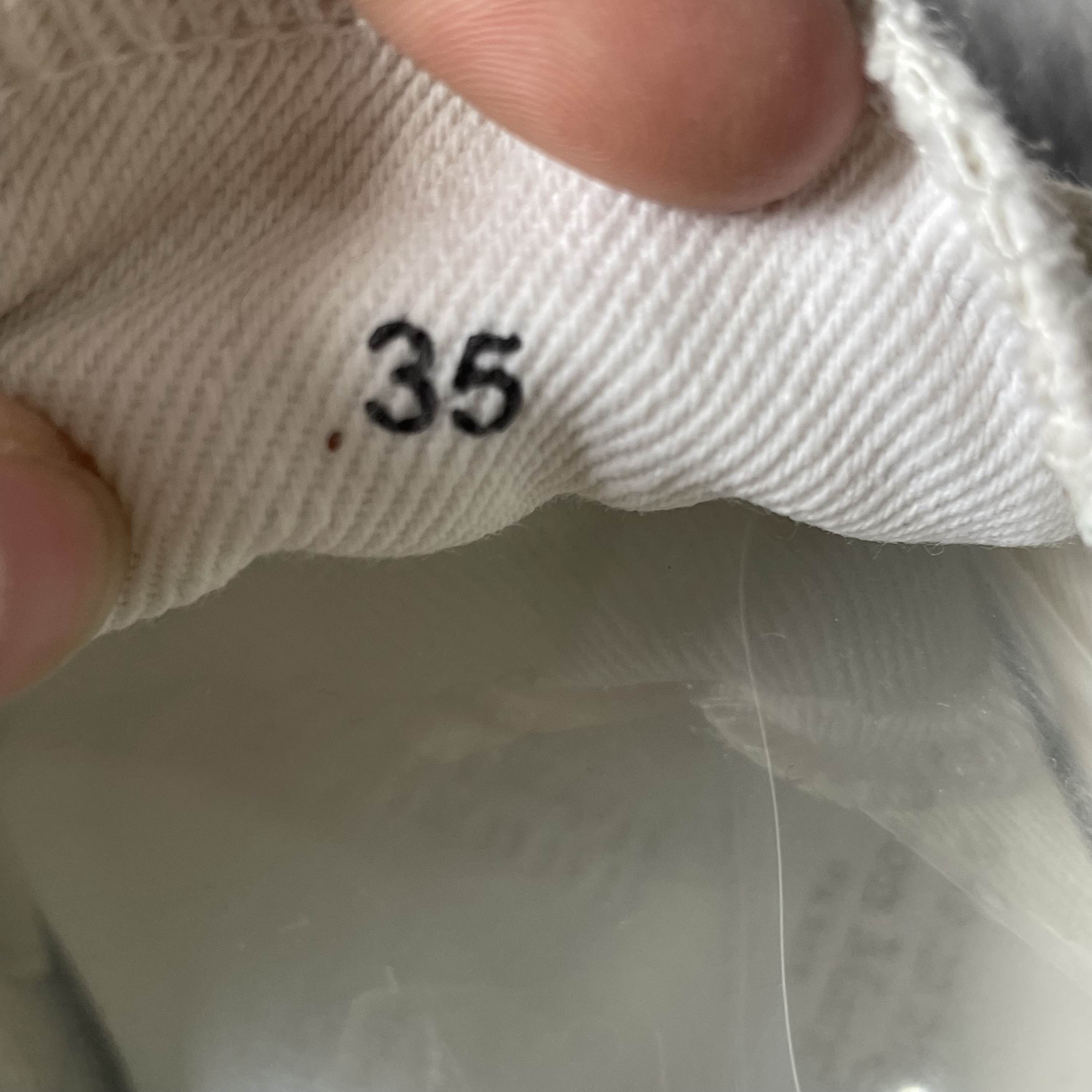 Maison Margiela Maison Margiela Tabi Canvas Low-Top Sneakers Size 35 Size US 5 / IT 35 - 5 Thumbnail