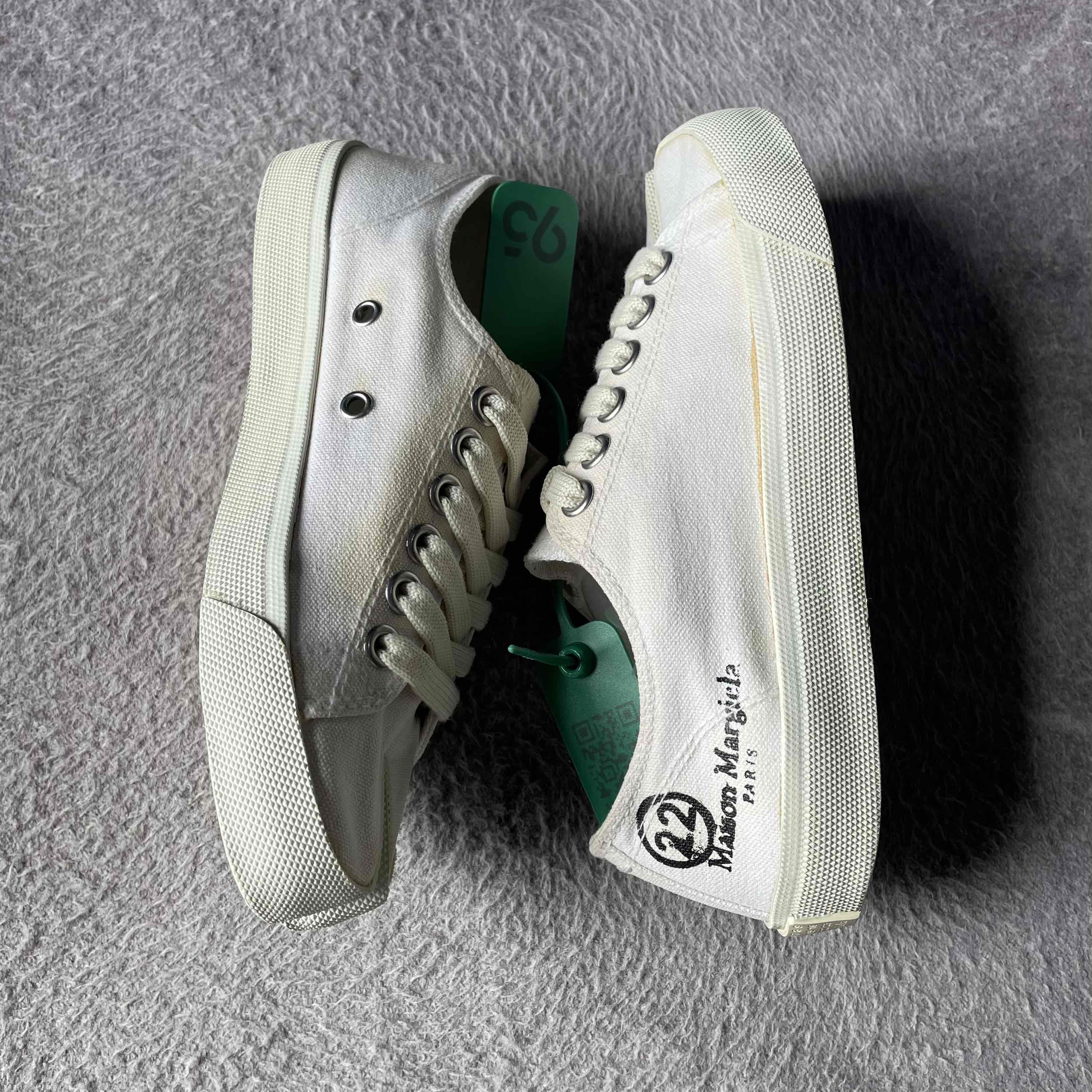 Maison Margiela Maison Margiela Tabi Canvas Low-Top Sneakers Size 35 Size US 5 / IT 35 - 6 Thumbnail