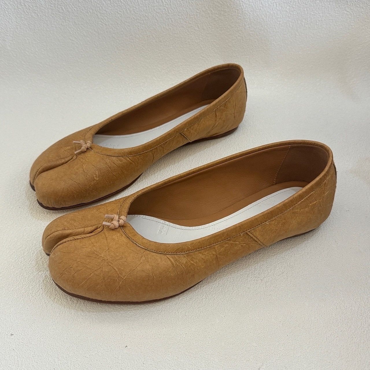 Maison Margiela Maison Margiela Tan Tabi Ballet Flats Size 36 Size US 6 / IT 36 - 6 Thumbnail
