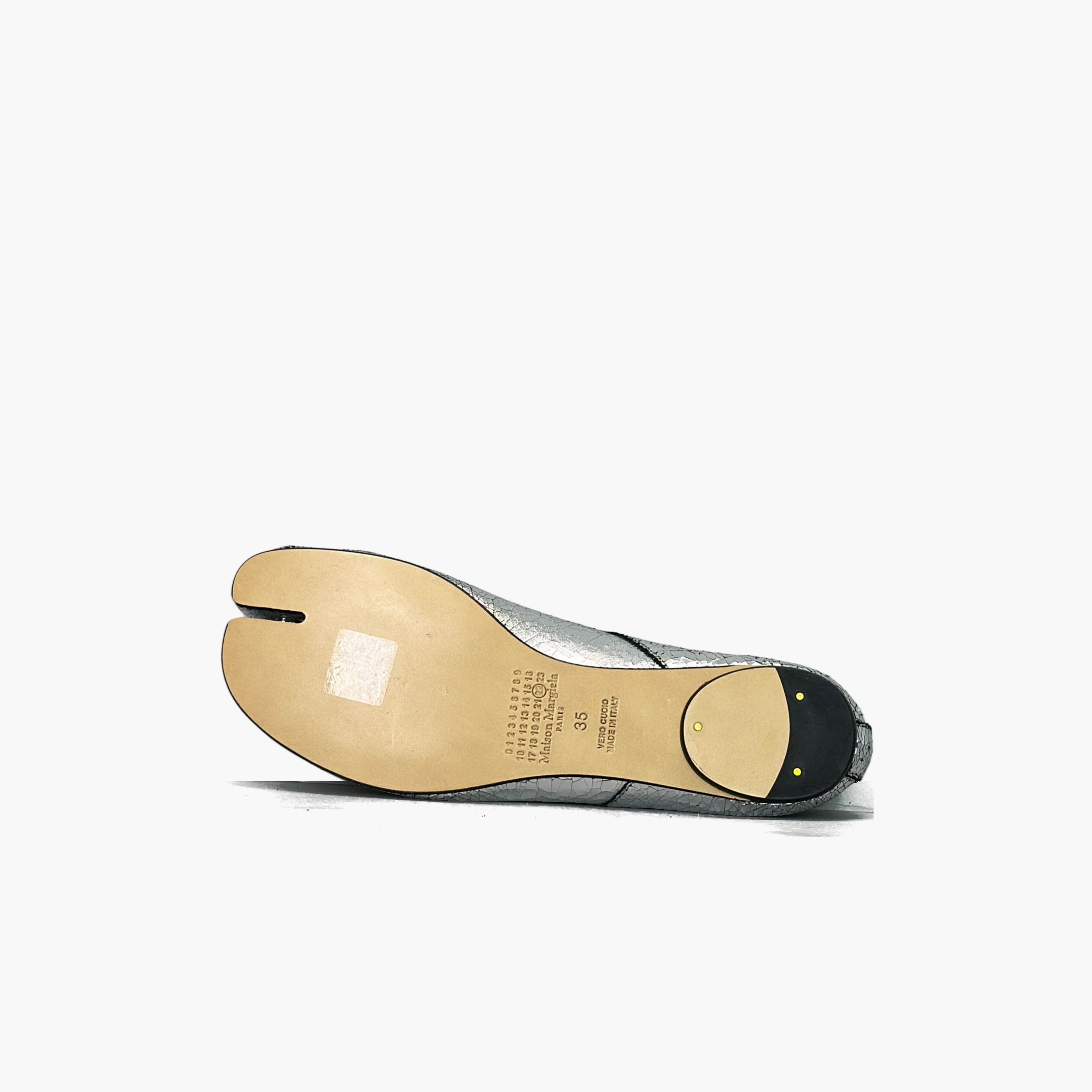 Maison Margiela Maison Margiela Silver Tabi Flats Size 35 Size US 5 / IT 35 - 8 Thumbnail