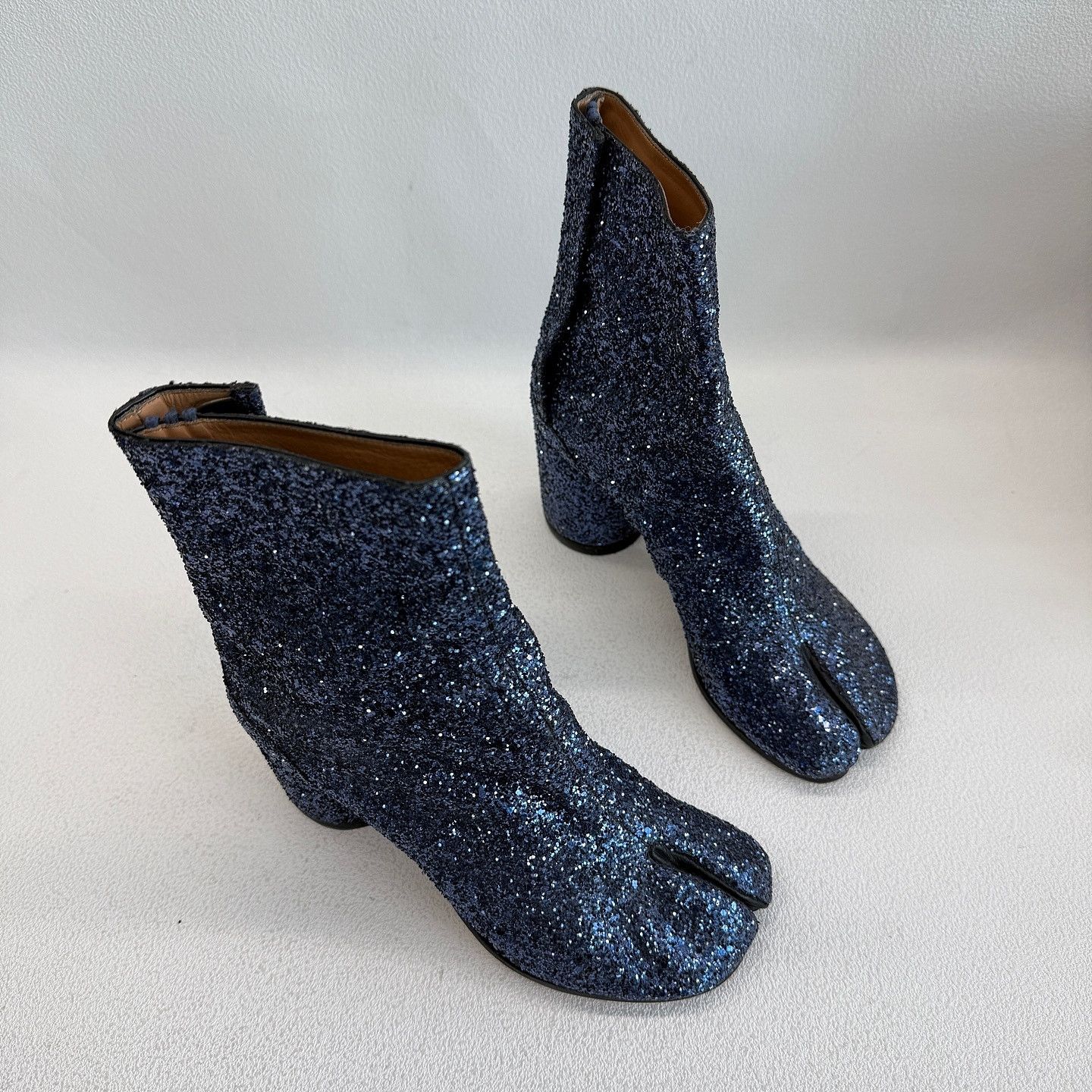 Maison Margiela Maison Margiela Blue Glitter Tabi Boots Size 36 Size US 6 / IT 36 - 6 Thumbnail