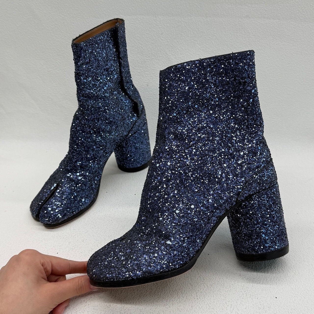 Maison Margiela Maison Margiela Blue Glitter Tabi Boots Size 36 Size US 6 / IT 36 - 10 Thumbnail