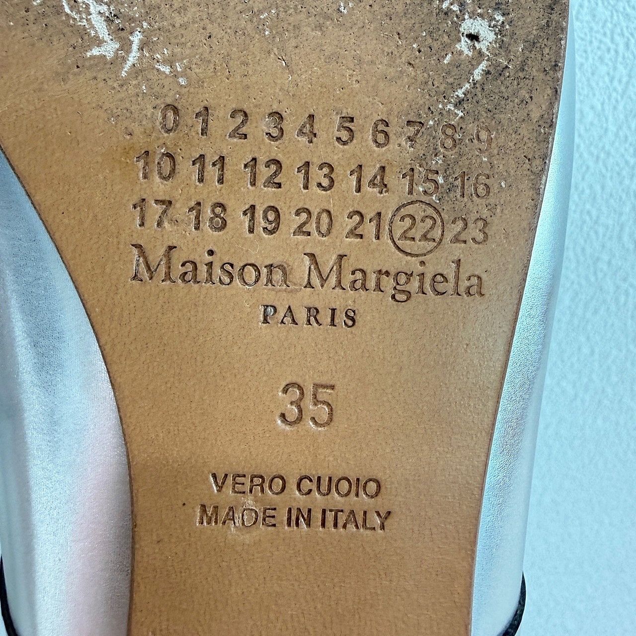 Maison Margiela Maison Margiela Silver Tabi Ballet Flats Size 35 Size US 5 / IT 35 - 5 Thumbnail