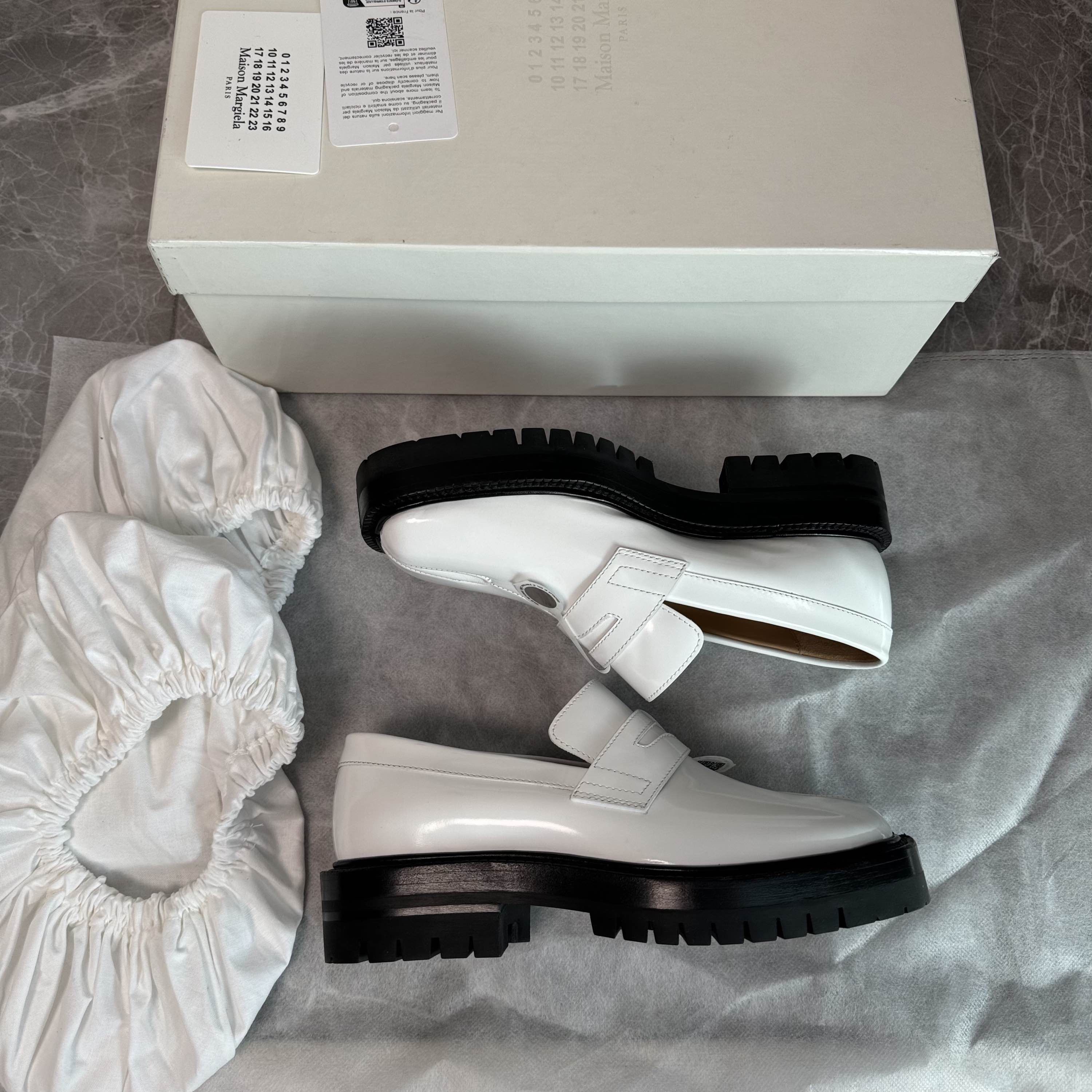 Maison Margiela Maison Margiela Tabi Leather Loafers Size 35 Size US 5 / IT 35 - 9 Thumbnail