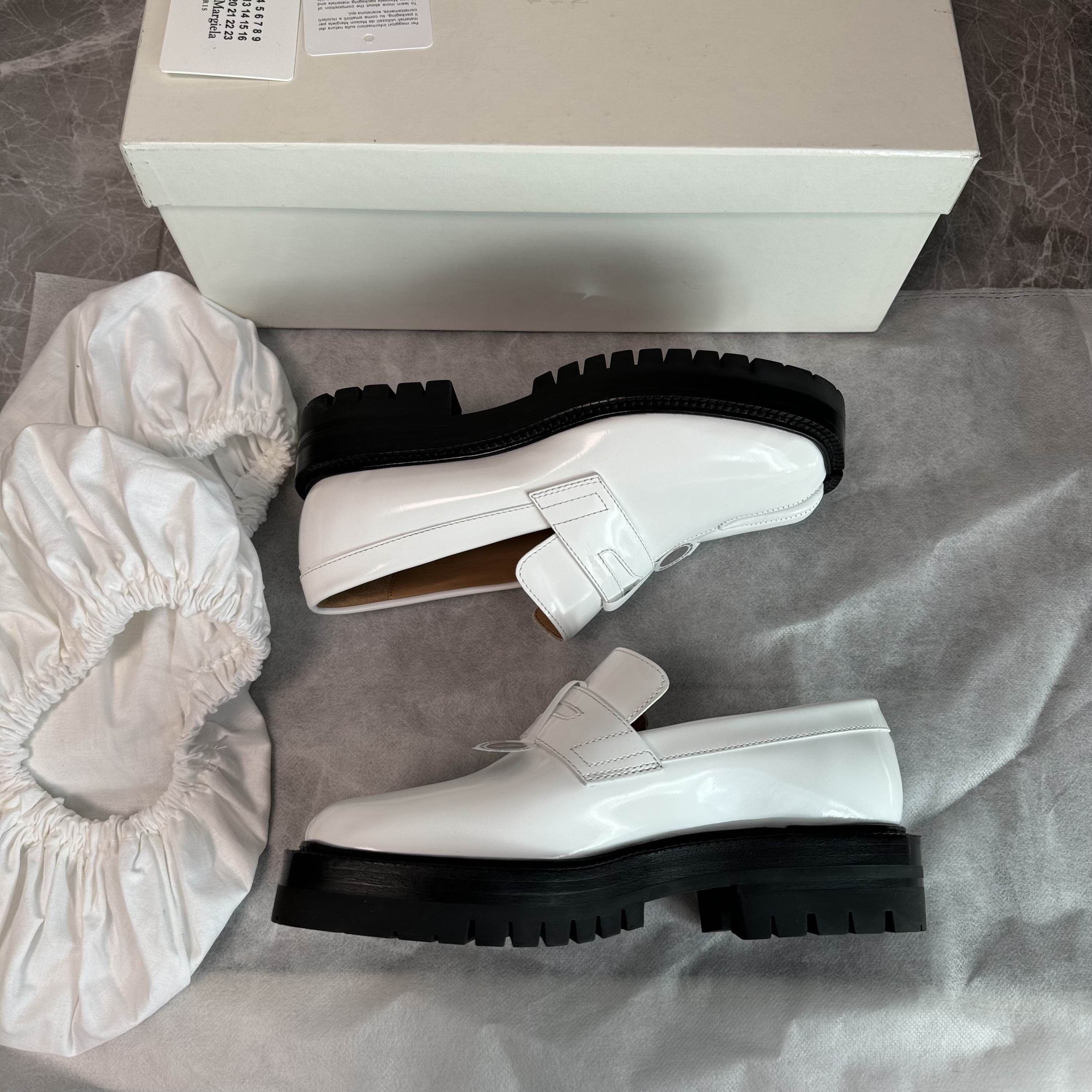 Maison Margiela Maison Margiela Tabi Leather Loafers Size 35 Size US 5 / IT 35 - 8 Thumbnail
