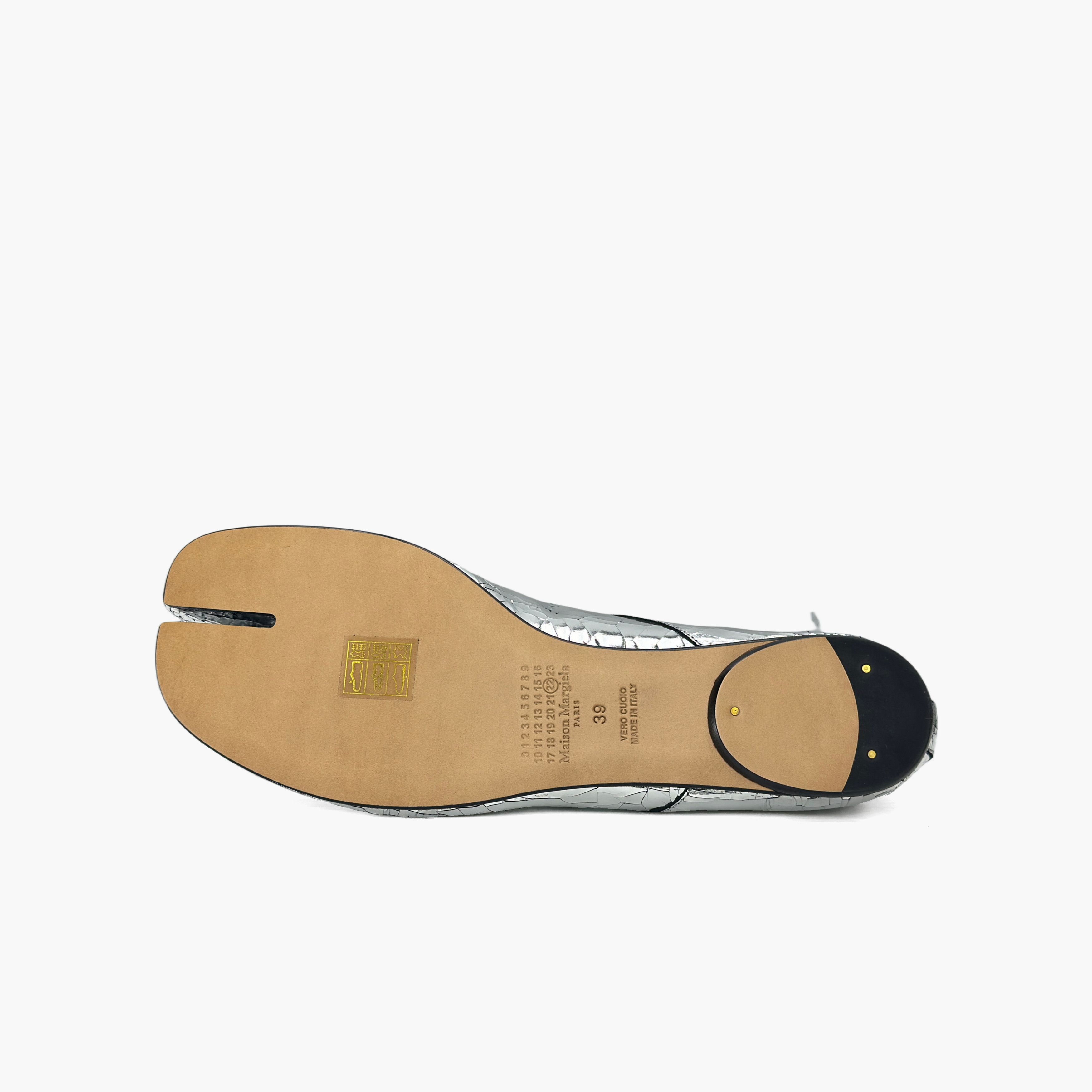 Maison Margiela Maison Margiela Silver Cracked Tabi Ballet Flats Size 39 Size US 9 / IT 39 - 8 Thumbnail