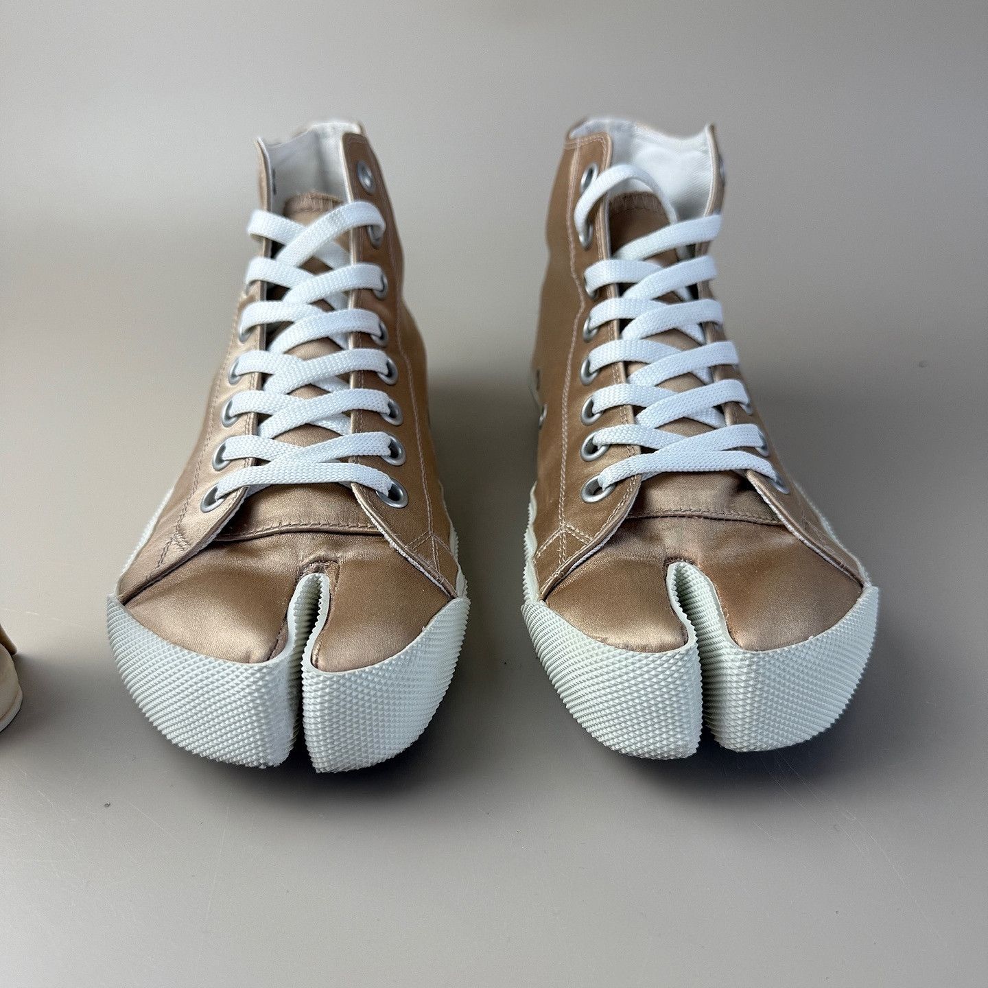 Maison Margiela Maison Margiela Tabi Satin High Top Sneakers Size 38.5 Size US 8.5 / IT 38.5 - 2 Thumbnail