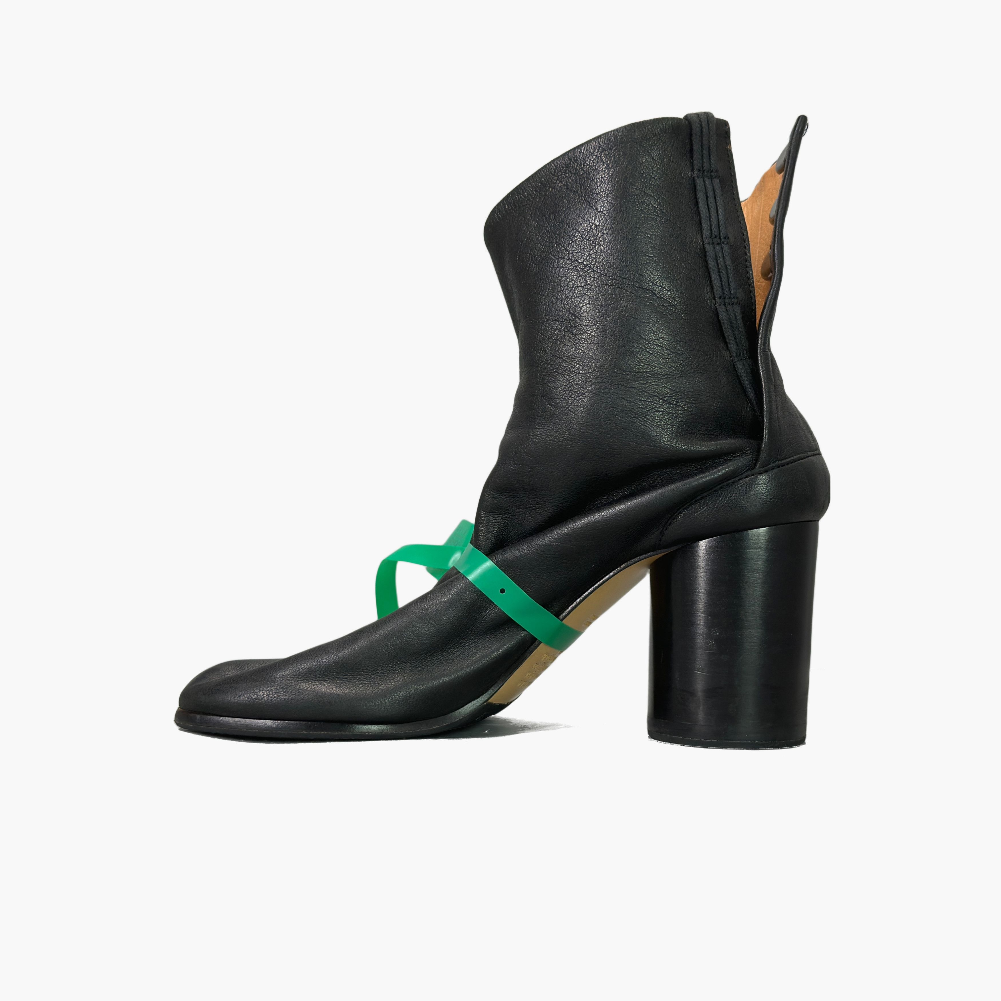Maison Margiela Maison Margiela Black Leather Tabi Boots Size 38 Size US 8 / IT 38 - 3 Thumbnail
