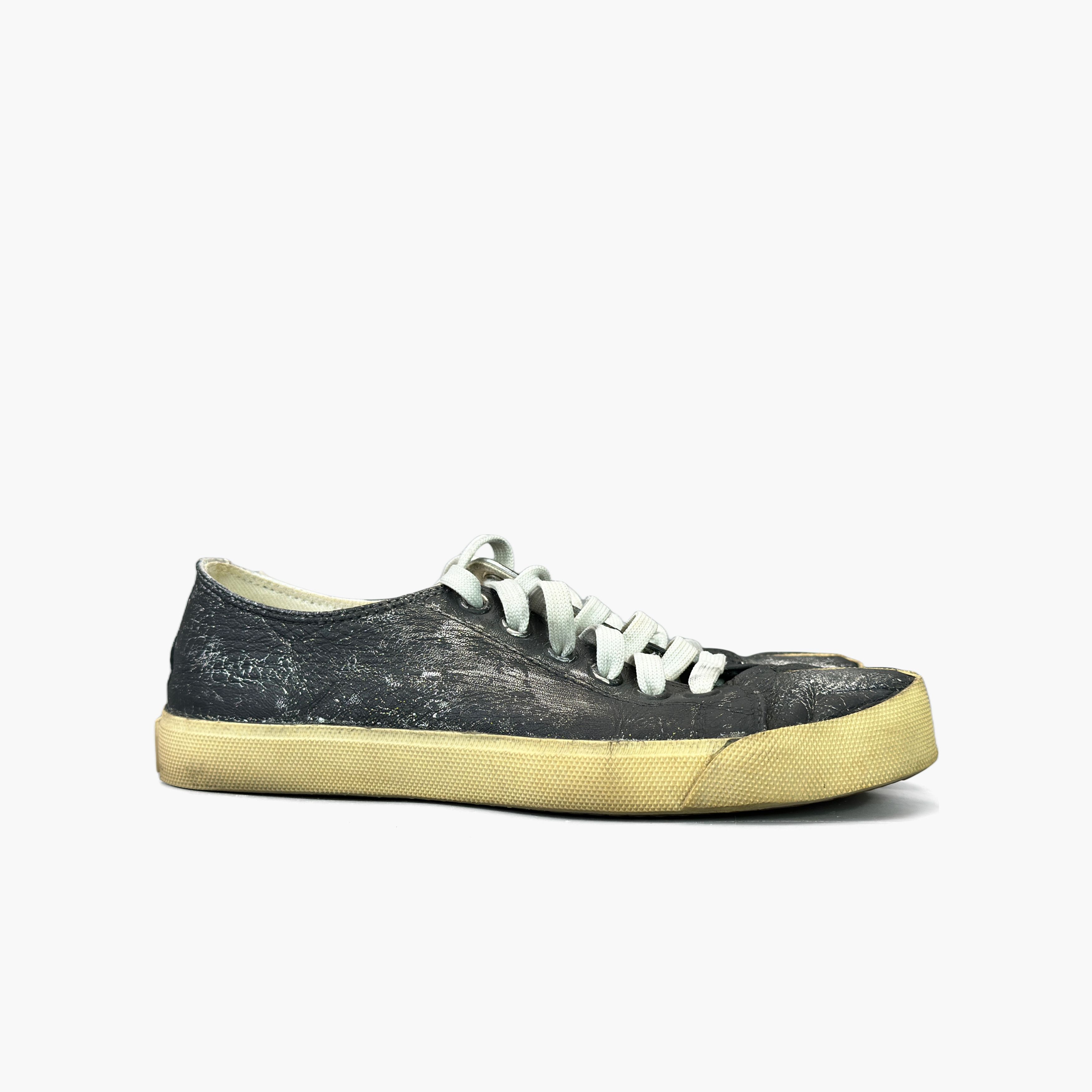 Maison Margiela Maison Margiela Distressed Tabi Low-Top Sneakers Size 37.5 Size US 7.5 / IT 37.5 - 4 Thumbnail