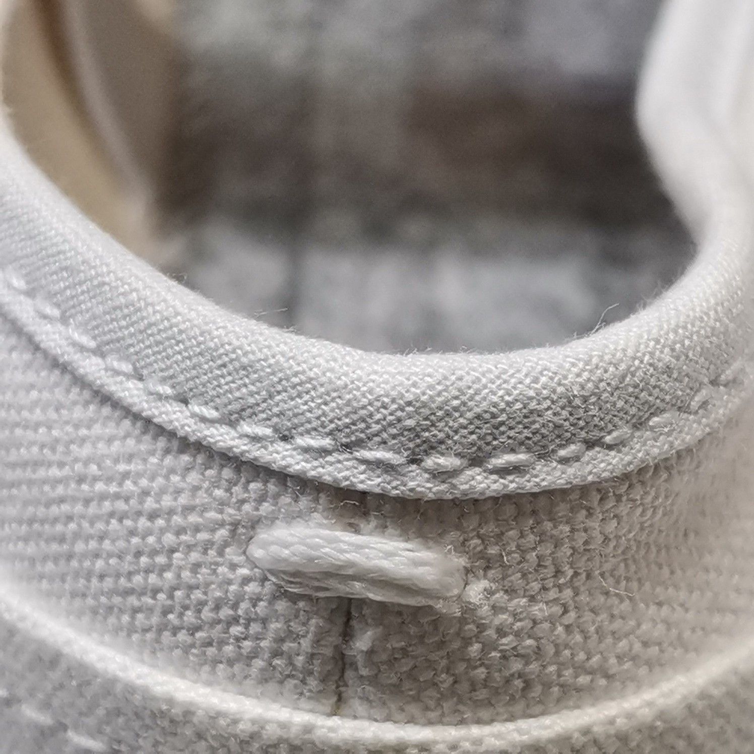 Maison Margiela Maison Margiela White Tabi Canvas Slip Ons Size 39 Size US 9 / IT 39 - 10 Thumbnail