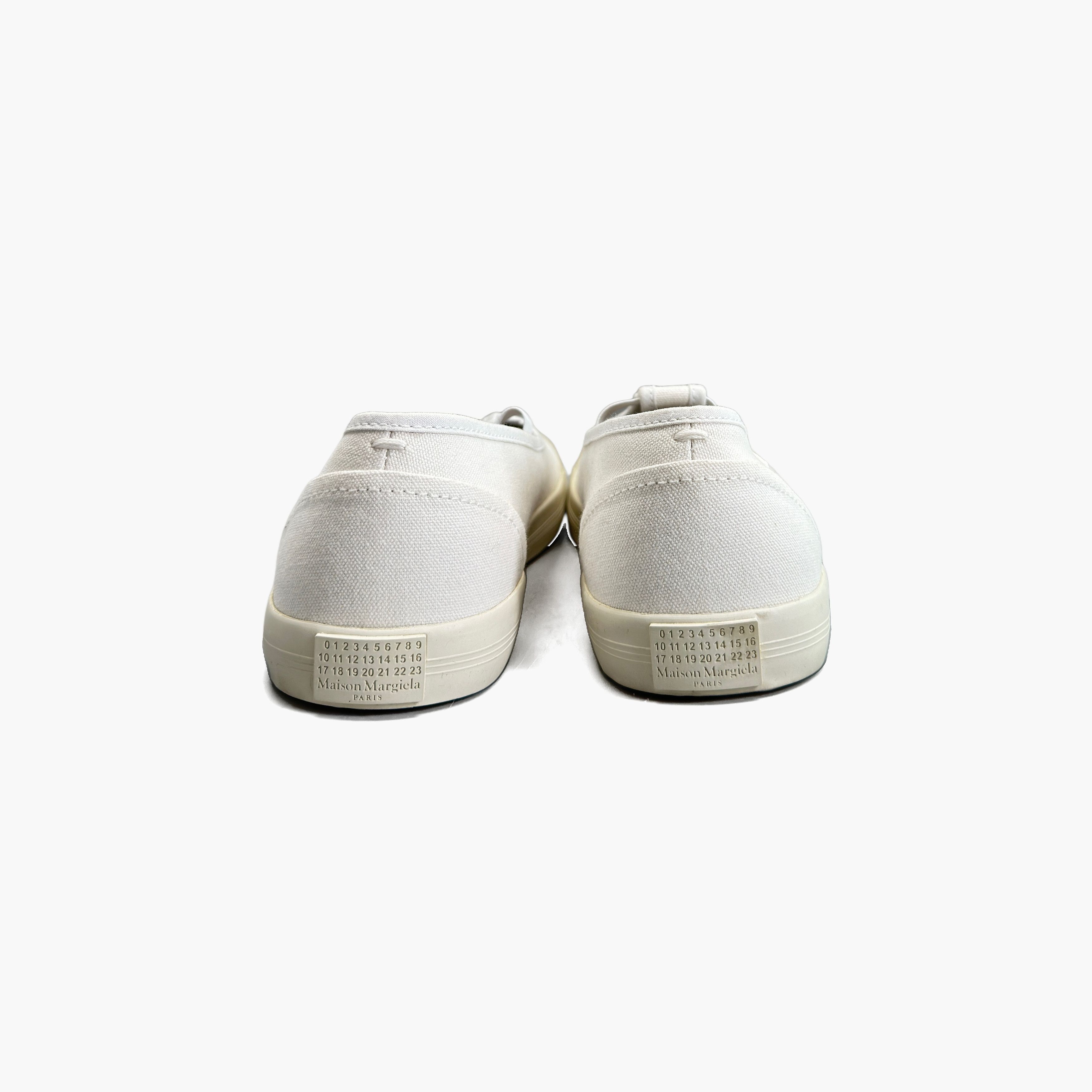 Maison Margiela Maison Margiela White Tabi Canvas Slip Ons Size 39 Size US 9 / IT 39 - 6 Thumbnail