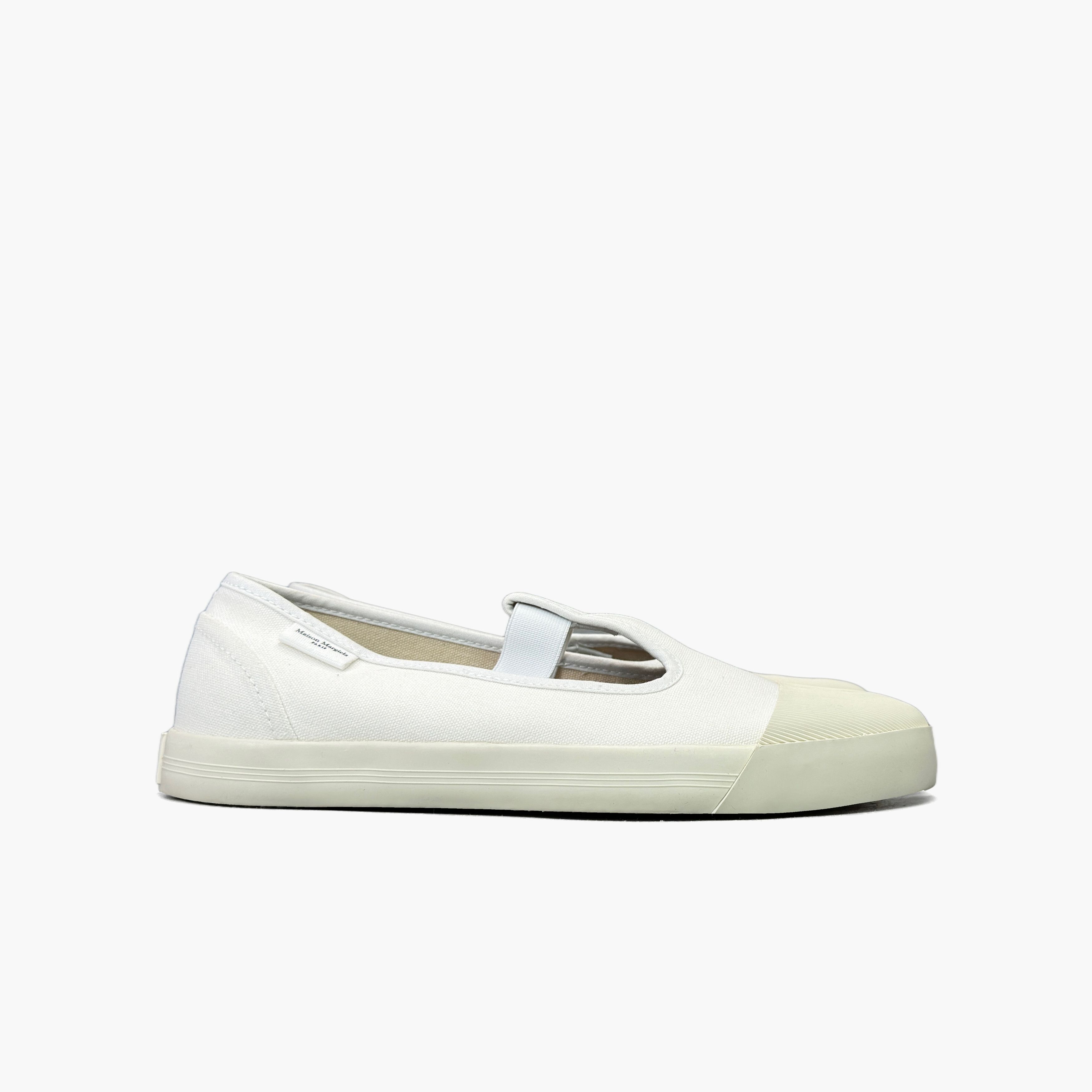 Maison Margiela Maison Margiela White Tabi Canvas Slip Ons Size 39 Size US 9 / IT 39 - 4 Thumbnail